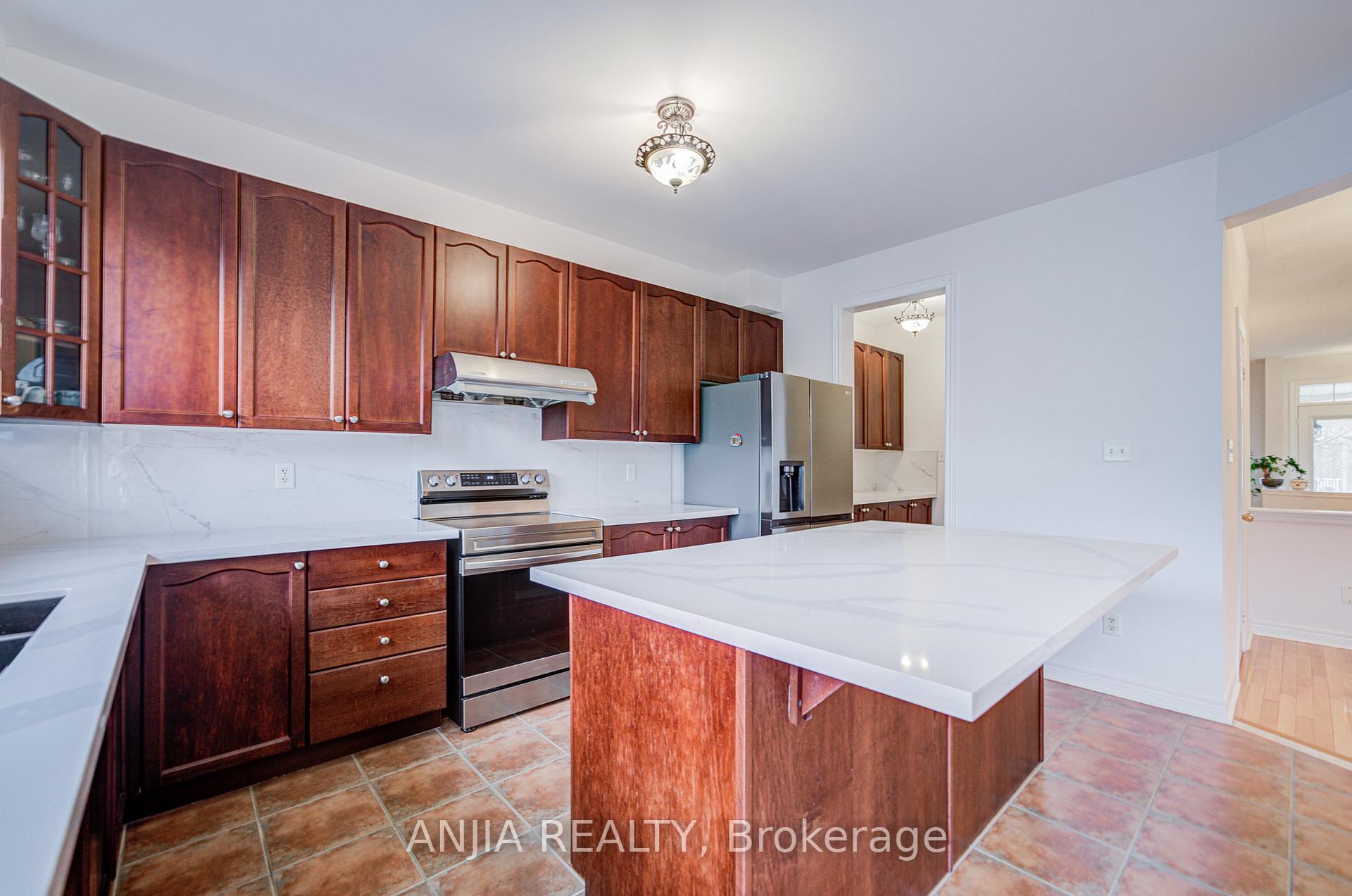 Photo 15 of 6 Linsmary Court, Markham, Greensborough — HOMEH