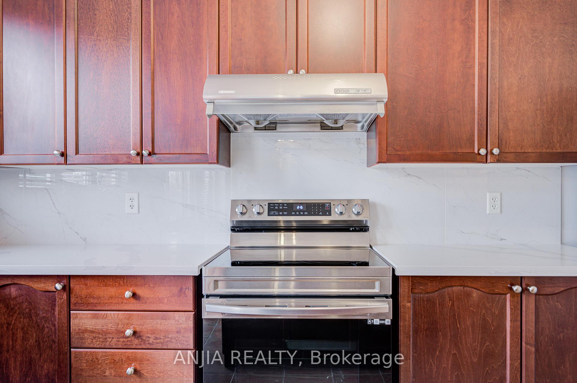 Photo 18 of 6 Linsmary Court, Markham, Greensborough — HOMEH
