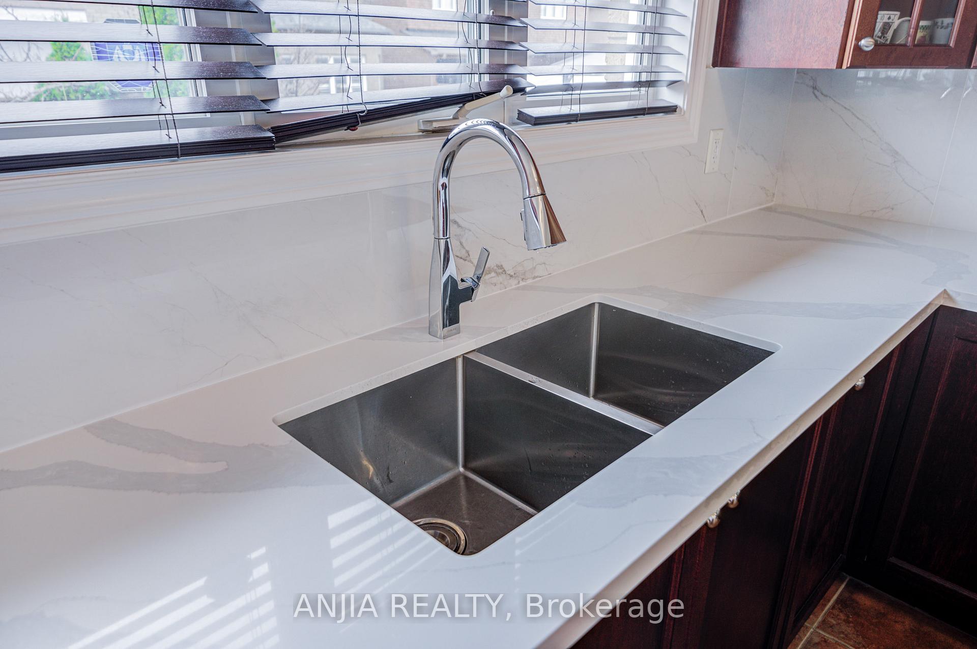 Photo 19 of 6 Linsmary Court, Markham, Greensborough — HOMEH