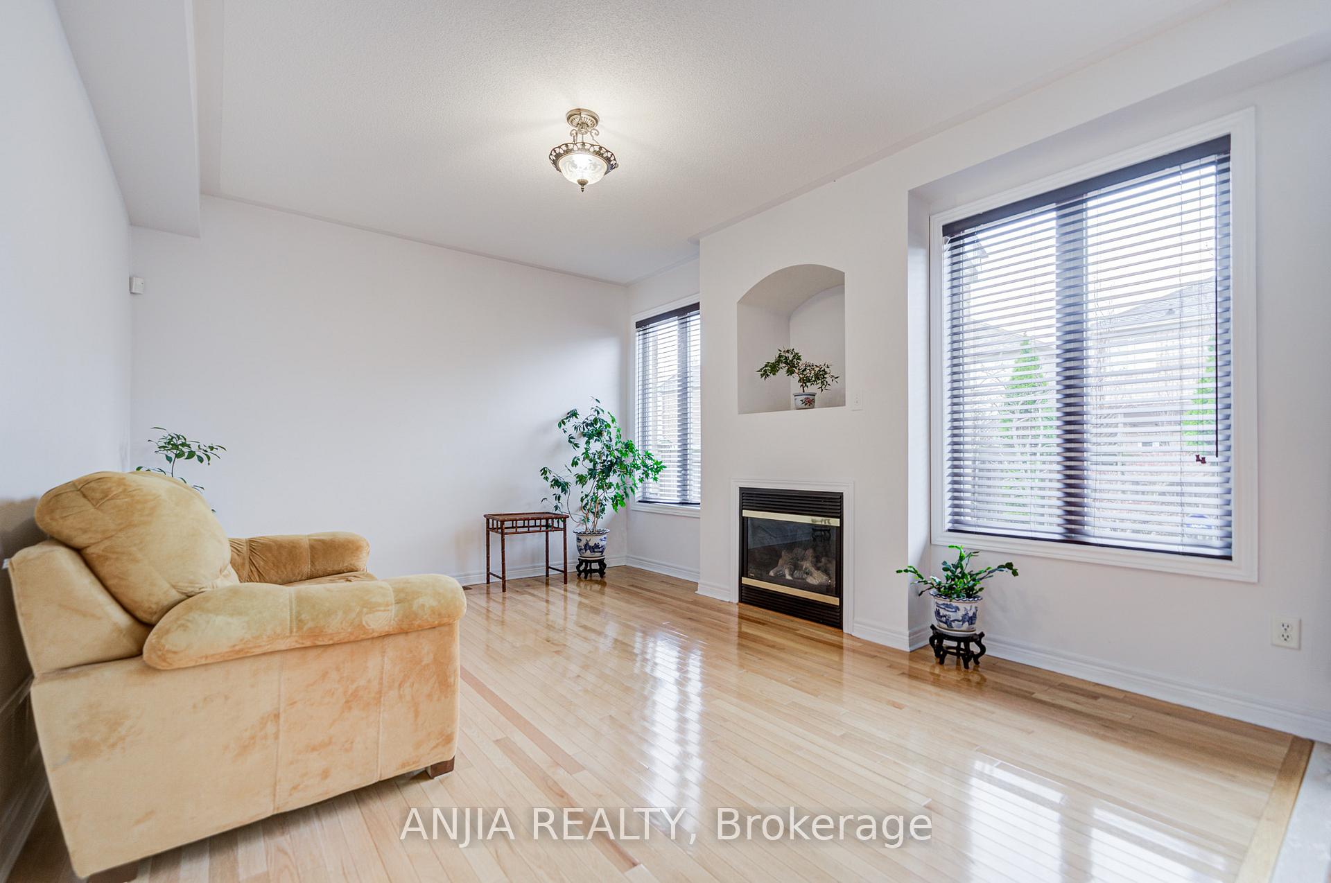 Photo 23 of 6 Linsmary Court, Markham, Greensborough — HOMEH
