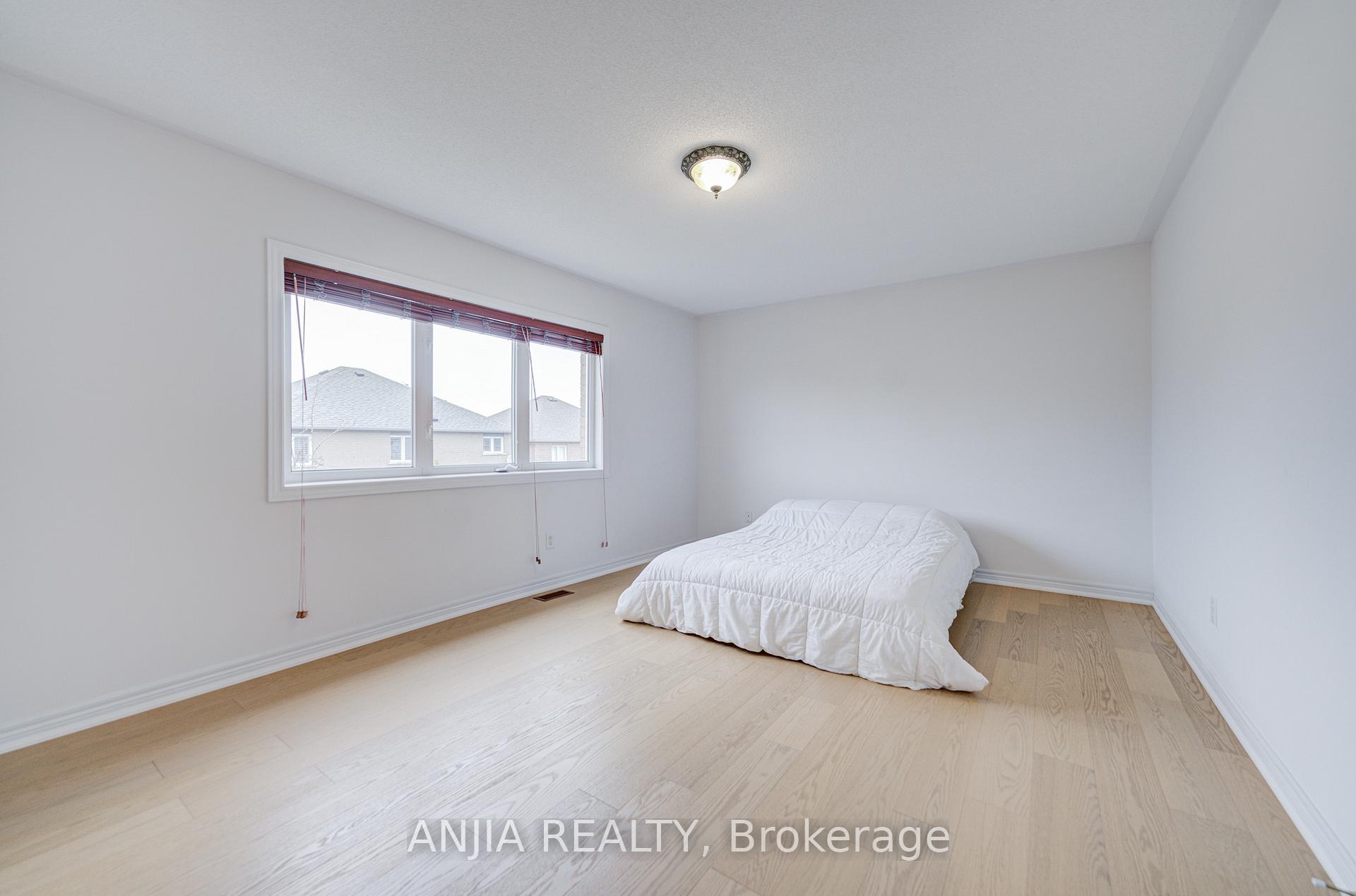 Photo 30 of 6 Linsmary Court, Markham, Greensborough — HOMEH