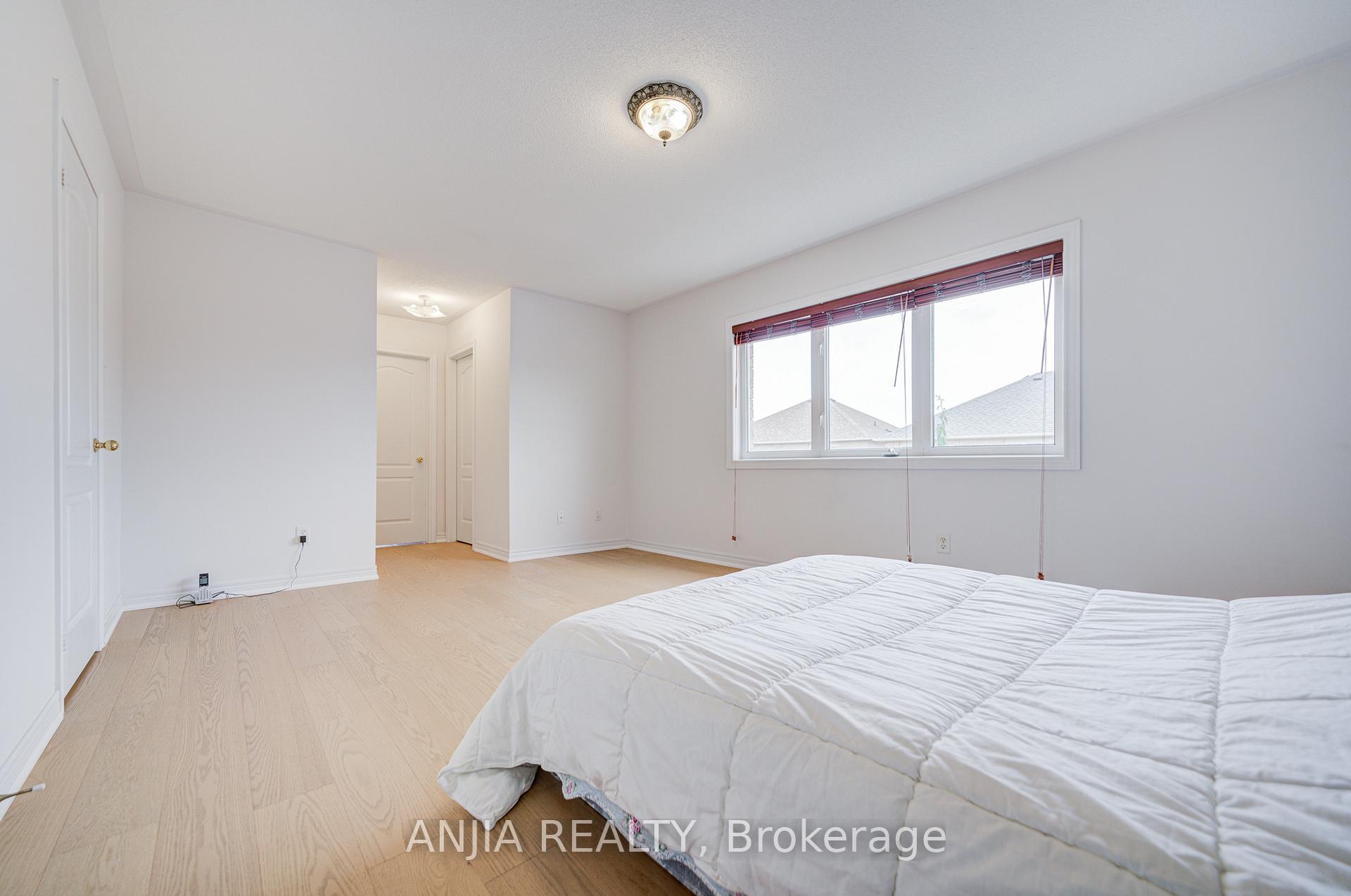 Photo 31 of 6 Linsmary Court, Markham, Greensborough — HOMEH
