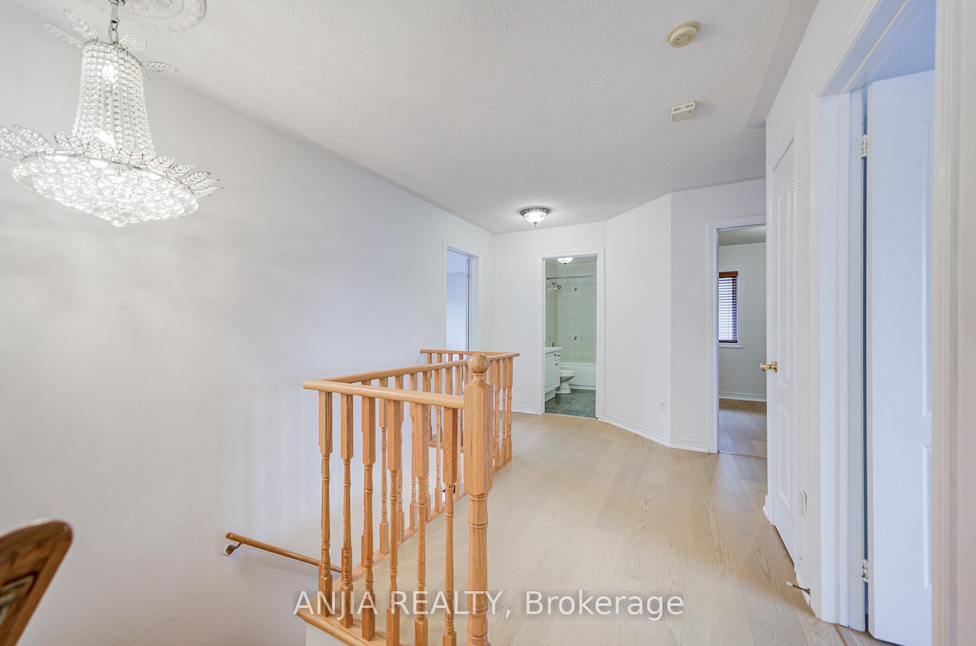 Photo 34 of 6 Linsmary Court, Markham, Greensborough — HOMEH