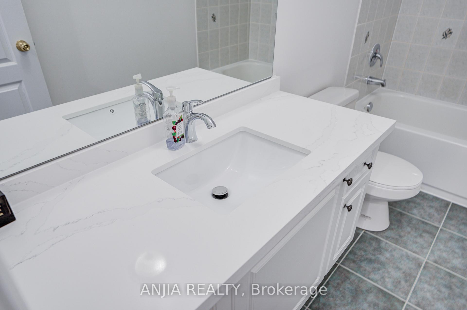 Photo 38 of 6 Linsmary Court, Markham, Greensborough — HOMEH