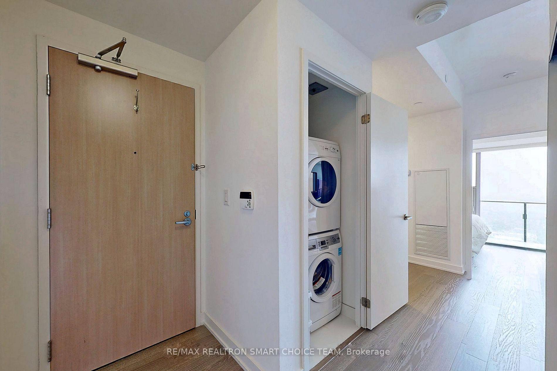 Photo 3 of Unit 2506, 11 Wellesley Street W, Toronto, Bay Street Corridor — HOMEH