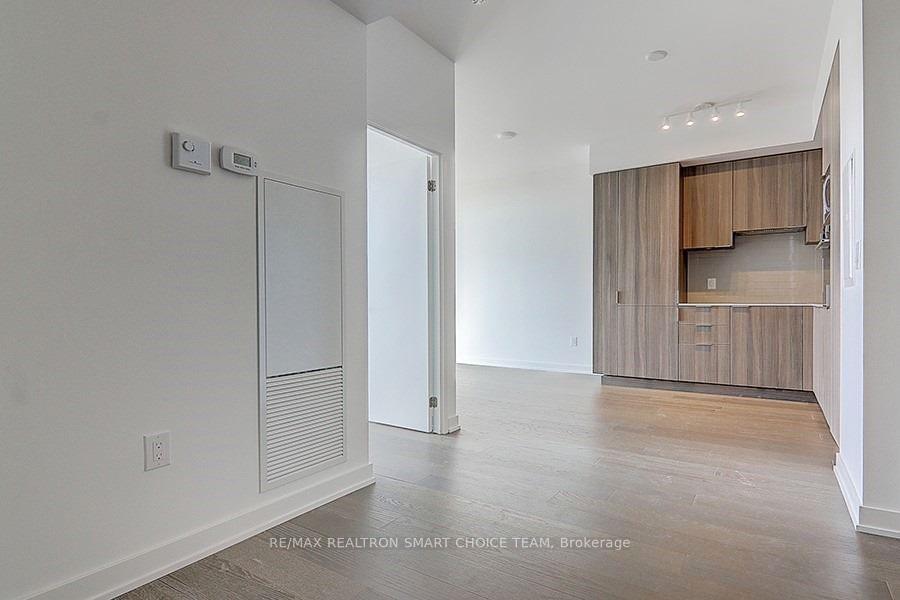 Photo 4 of Unit 2506, 11 Wellesley Street W, Toronto, Bay Street Corridor — HOMEH