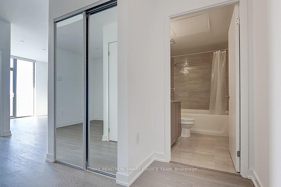 Photo 18 of Unit 2506, 11 Wellesley Street W, Toronto, Bay Street Corridor — HOMEH