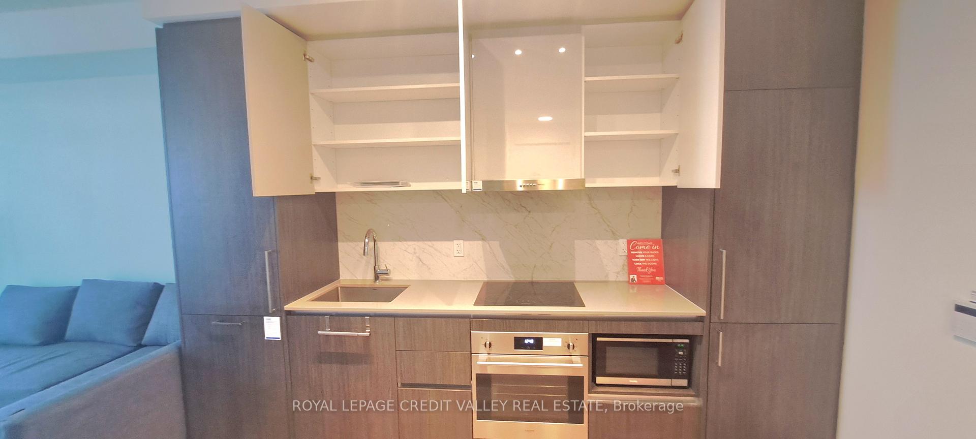 Photo 5 of Unit 6210, 225 Commerce Street, Vaughan, Vaughan Corporate Centre — HOMEH