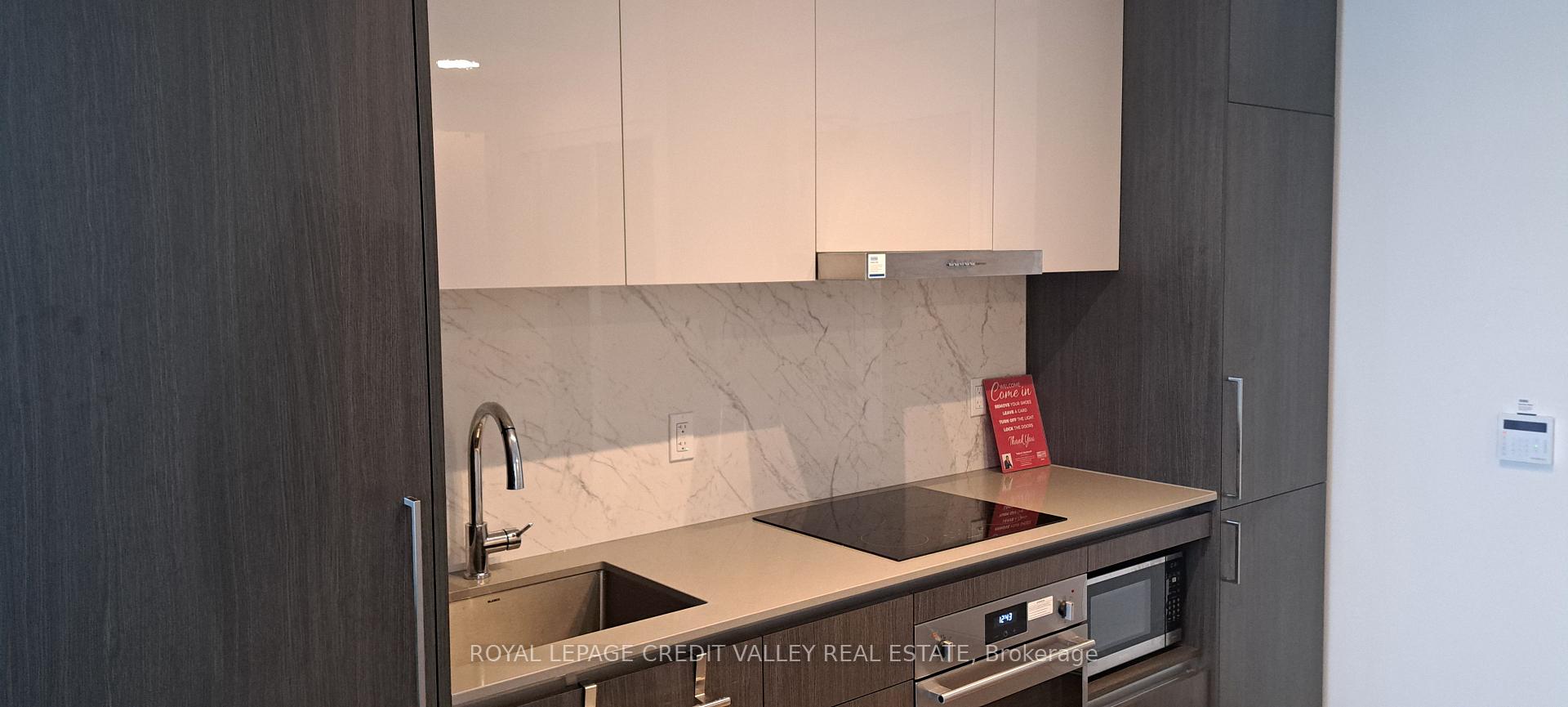 Photo 6 of Unit 6210, 225 Commerce Street, Vaughan, Vaughan Corporate Centre — HOMEH