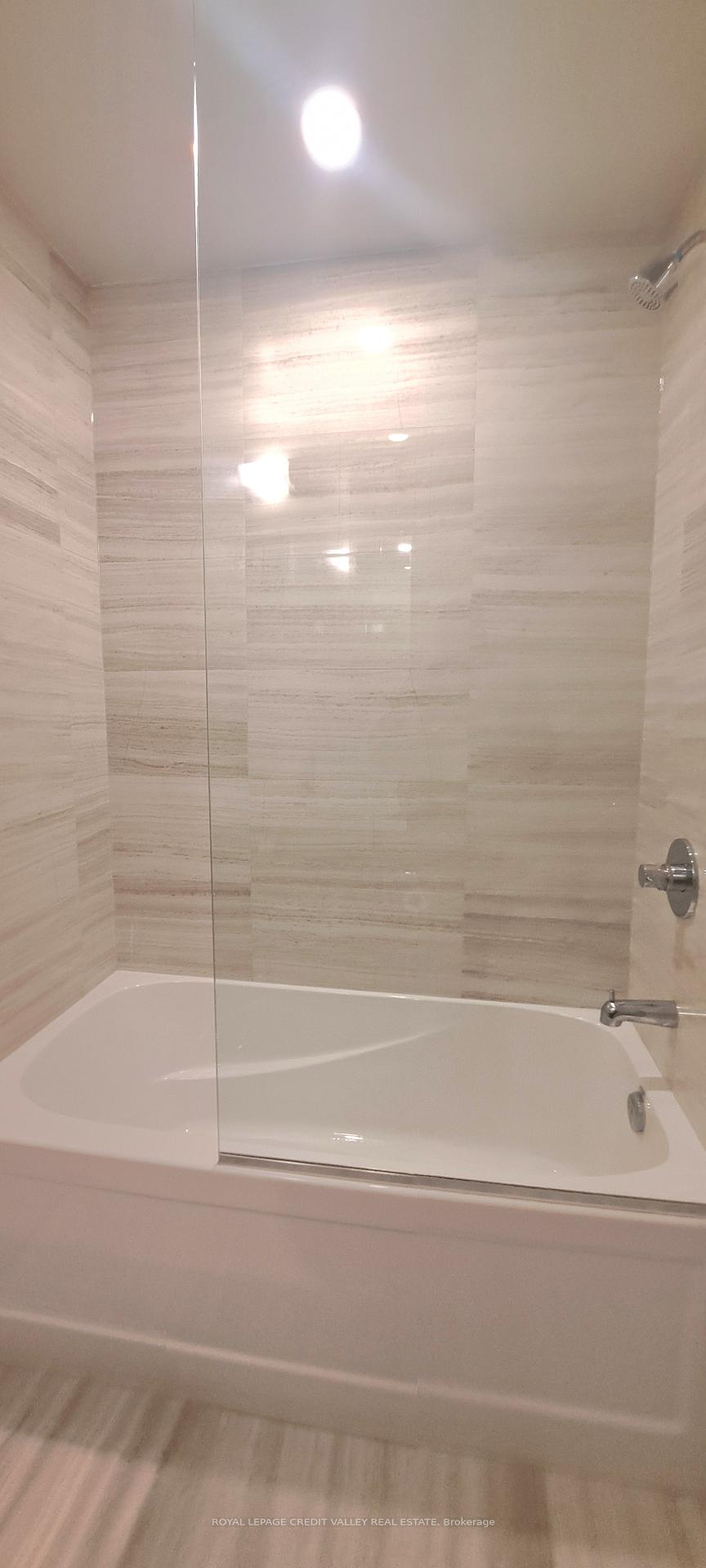 Photo 13 of Unit 6210, 225 Commerce Street, Vaughan, Vaughan Corporate Centre — HOMEH