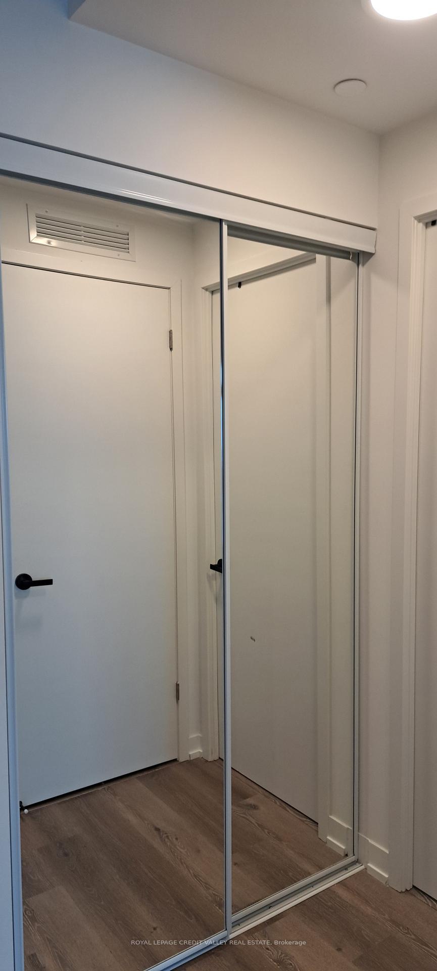 Photo 17 of Unit 6210, 225 Commerce Street, Vaughan, Vaughan Corporate Centre — HOMEH