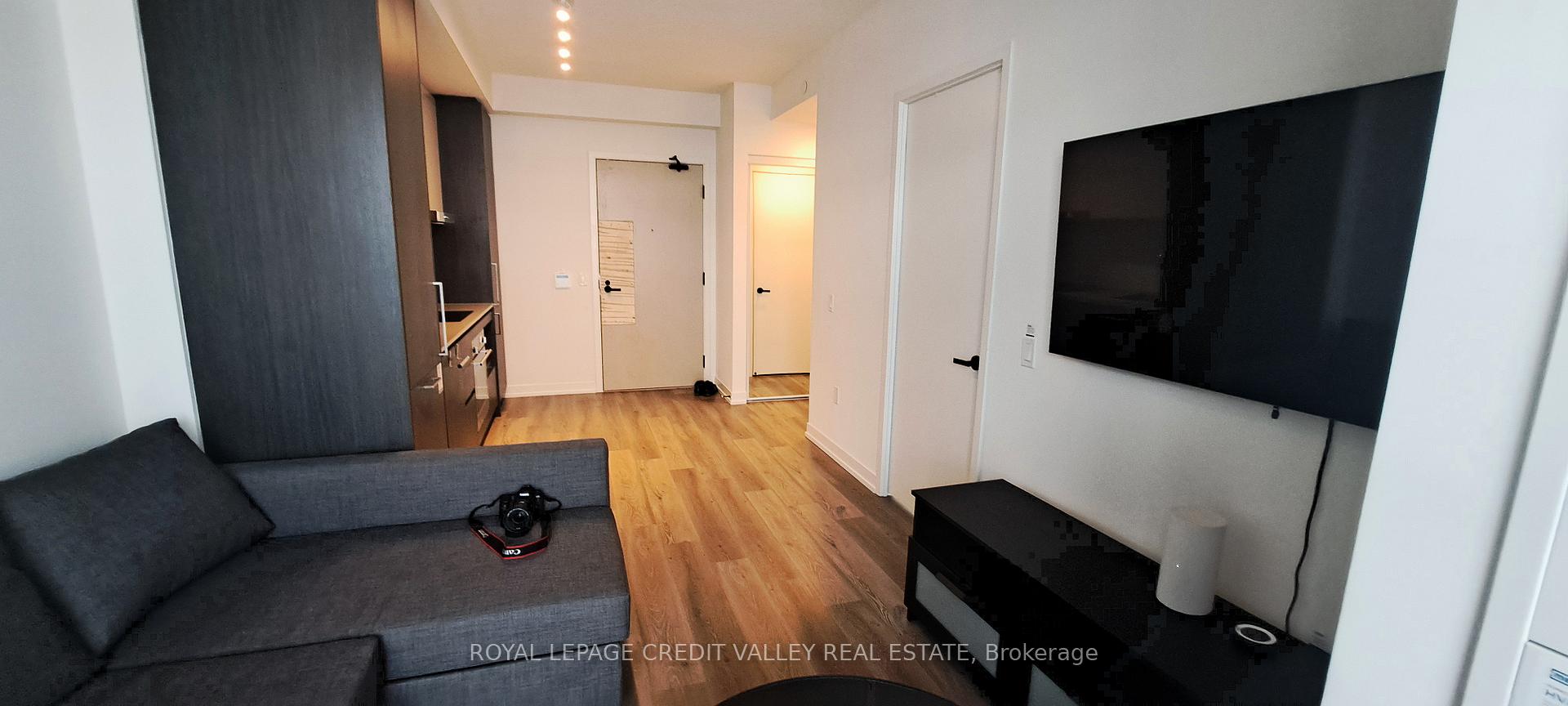 Photo 20 of Unit 6210, 225 Commerce Street, Vaughan, Vaughan Corporate Centre — HOMEH