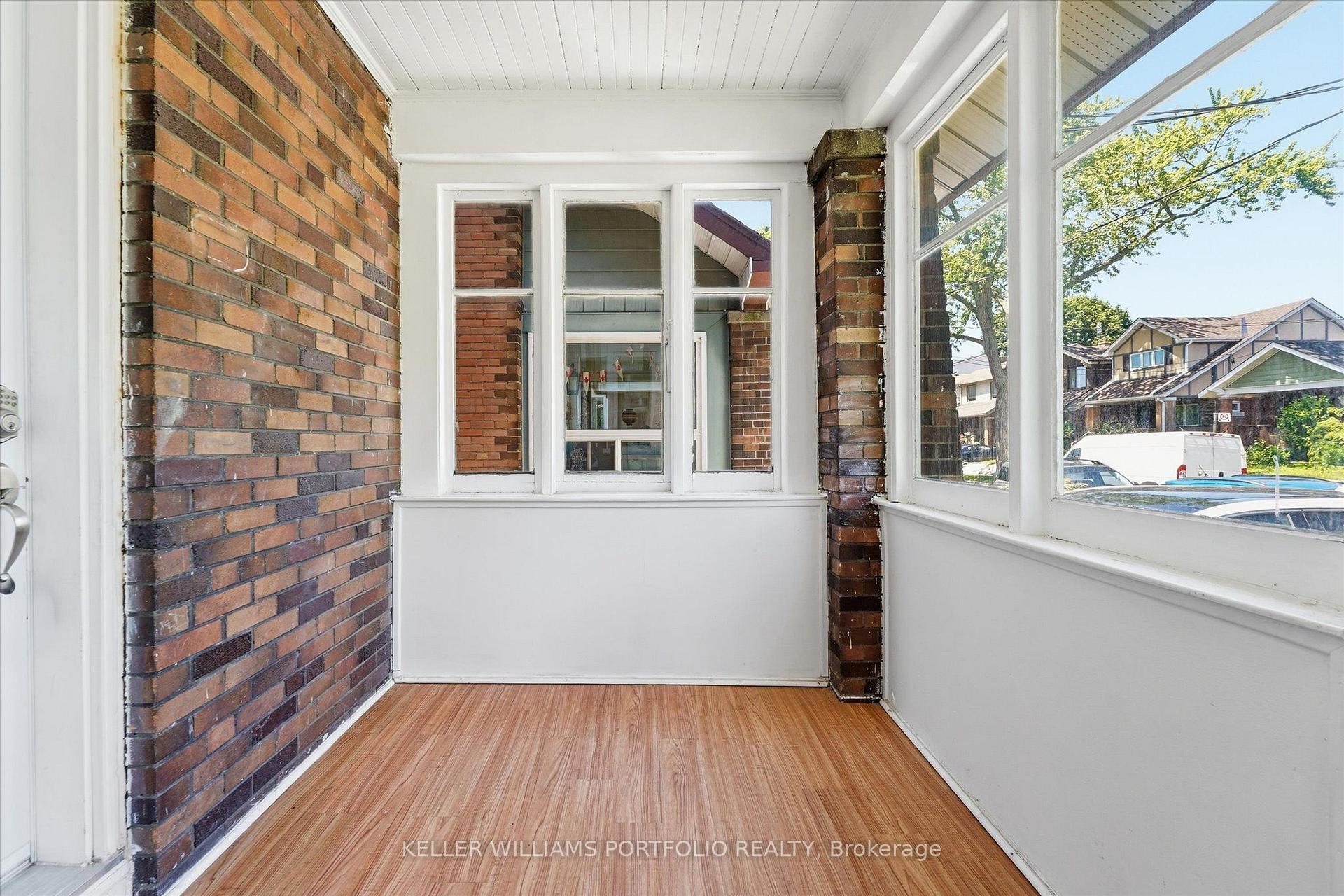 Photo 3 of 289 Wolverleigh Boulevard, Toronto, Danforth — HOMEH