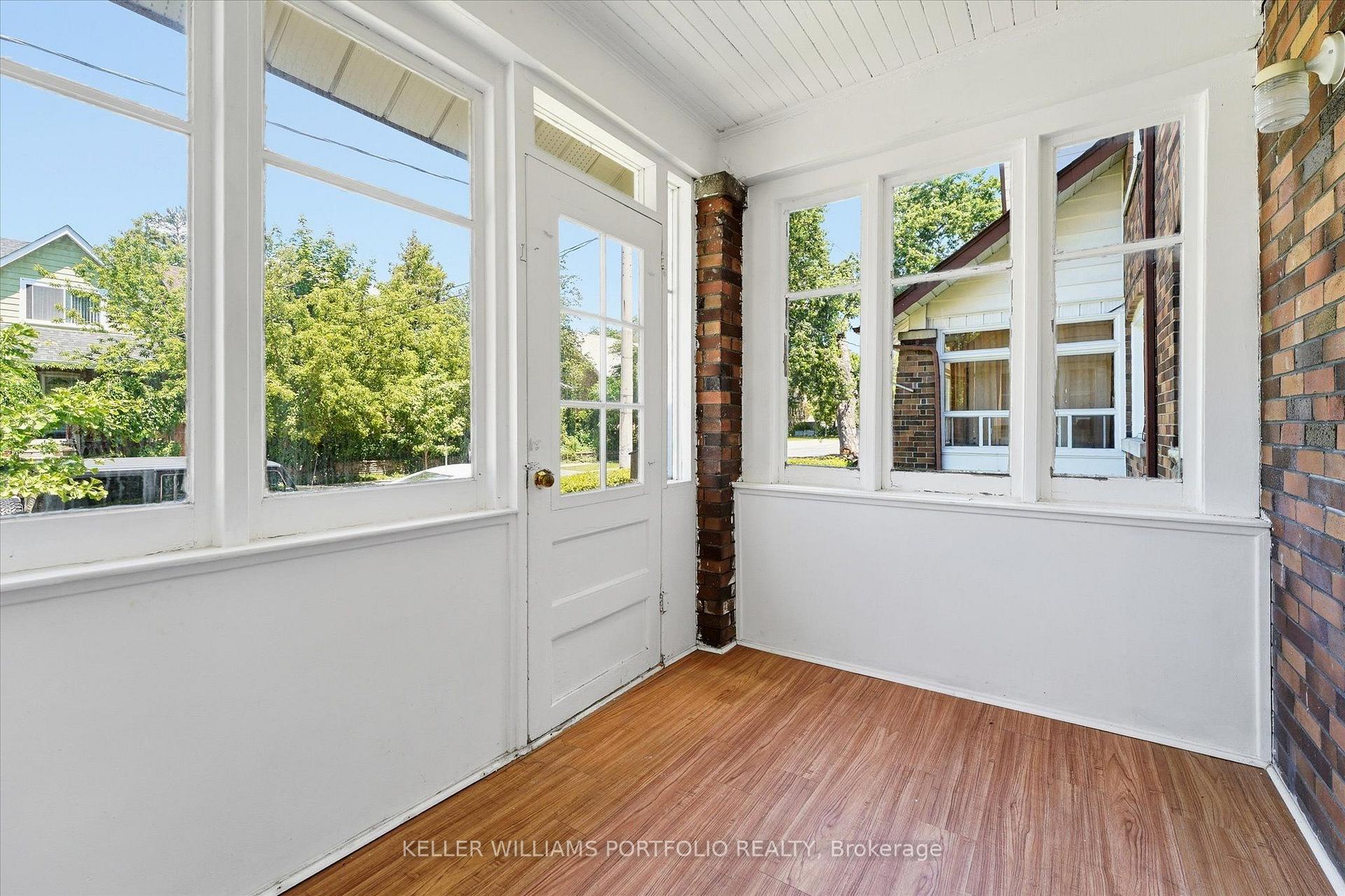 Photo 4 of 289 Wolverleigh Boulevard, Toronto, Danforth — HOMEH