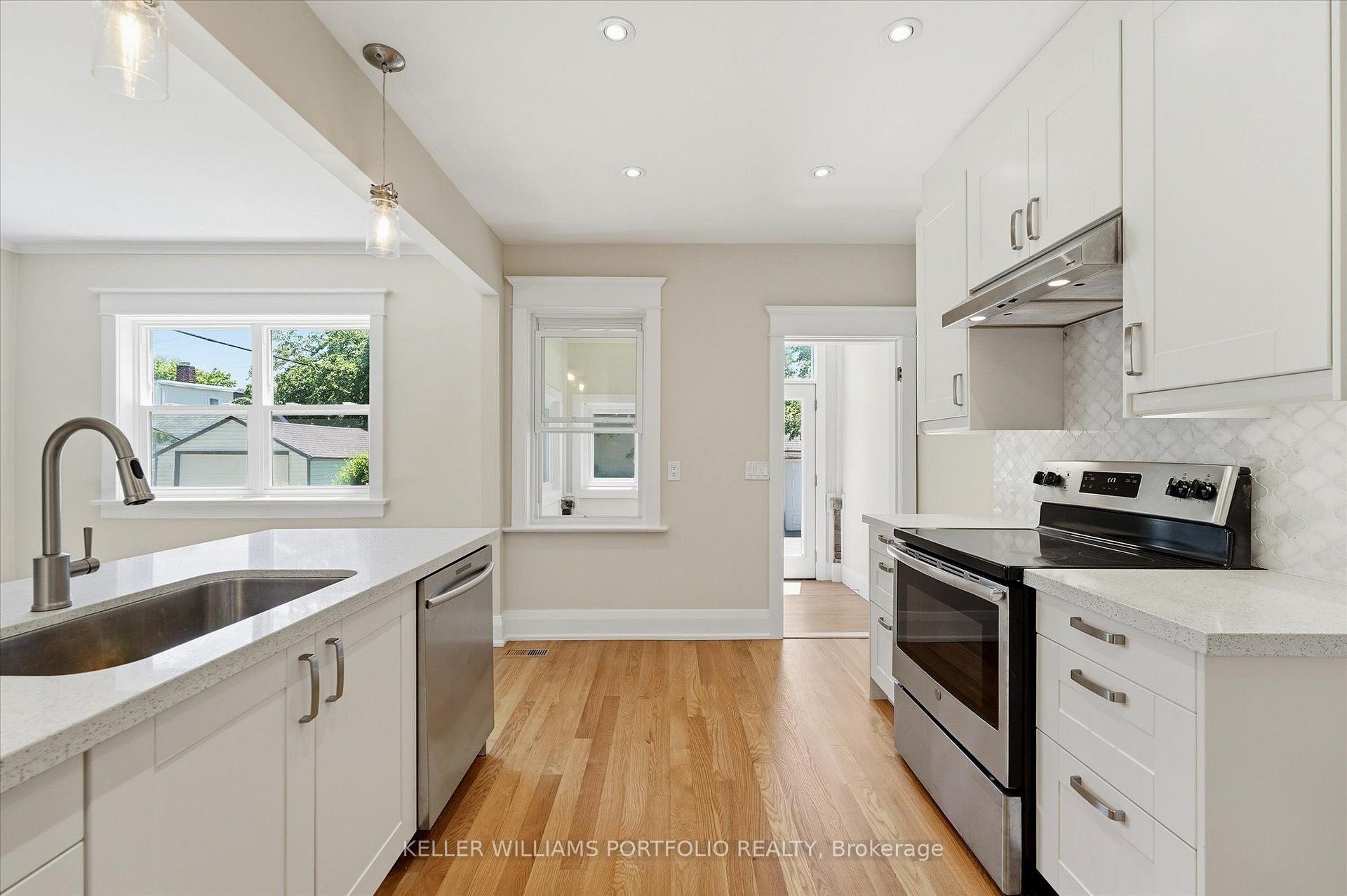 Photo 16 of 289 Wolverleigh Boulevard, Toronto, Danforth — HOMEH