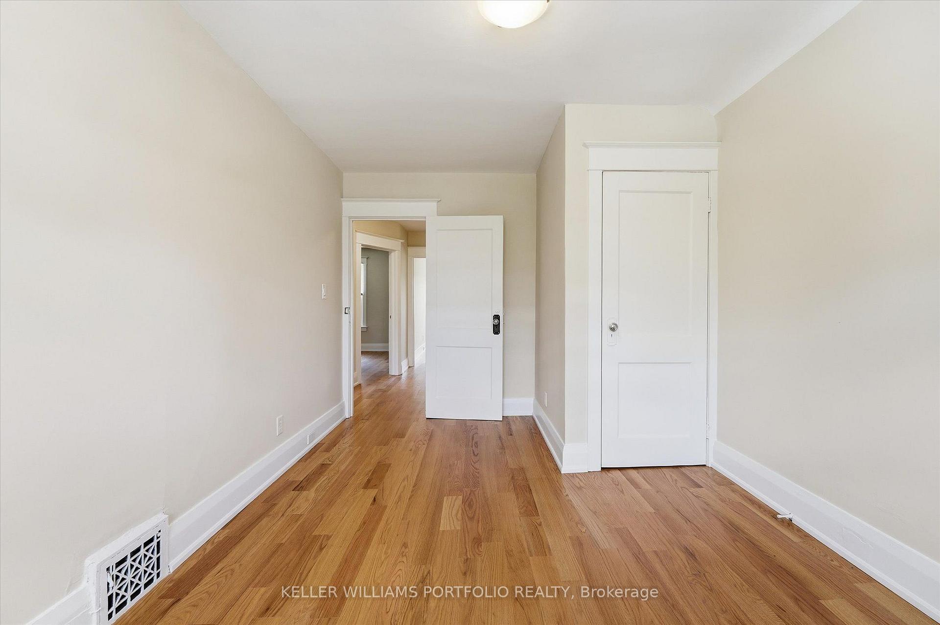 Photo 23 of 289 Wolverleigh Boulevard, Toronto, Danforth — HOMEH