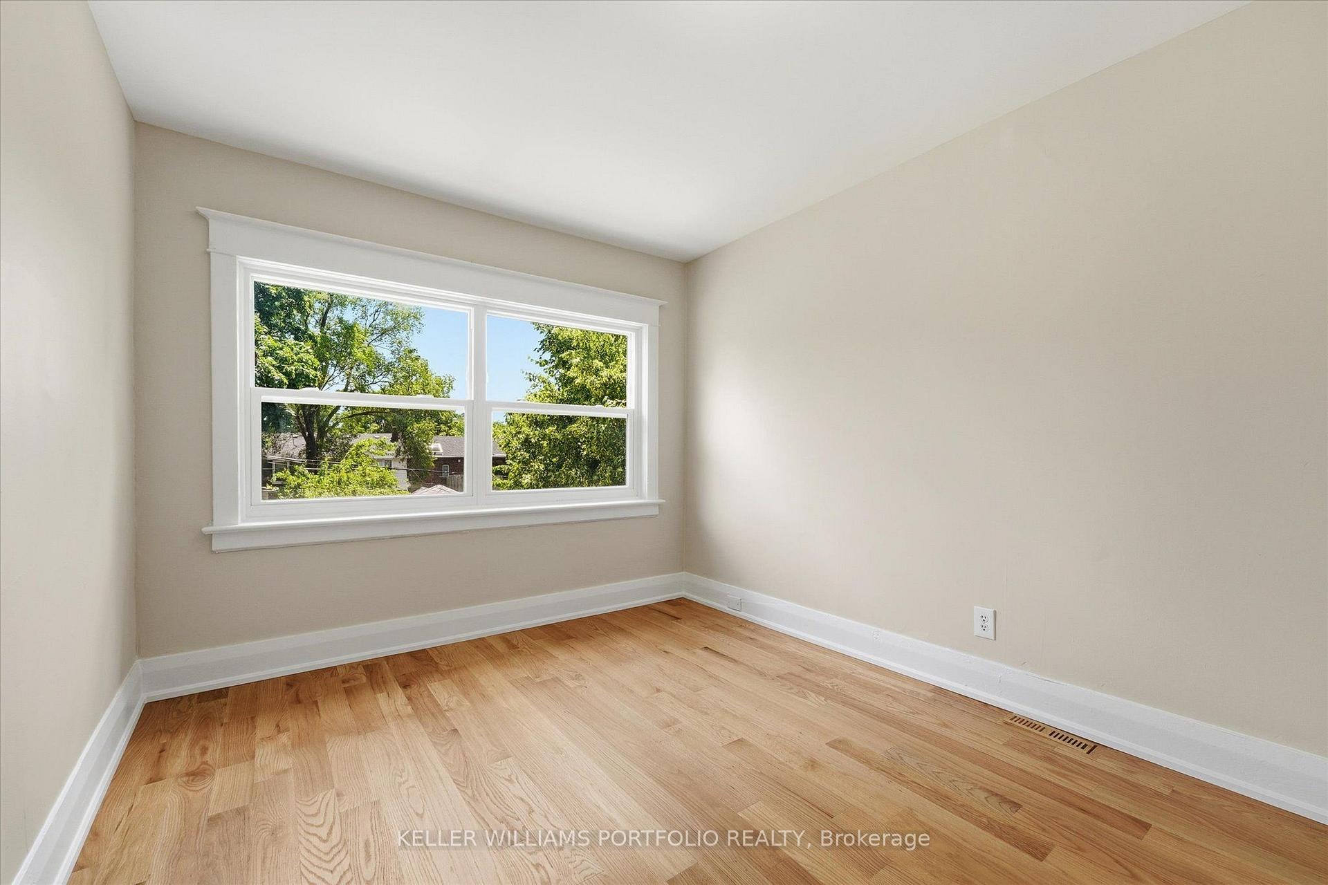 Photo 32 of 289 Wolverleigh Boulevard, Toronto, Danforth — HOMEH