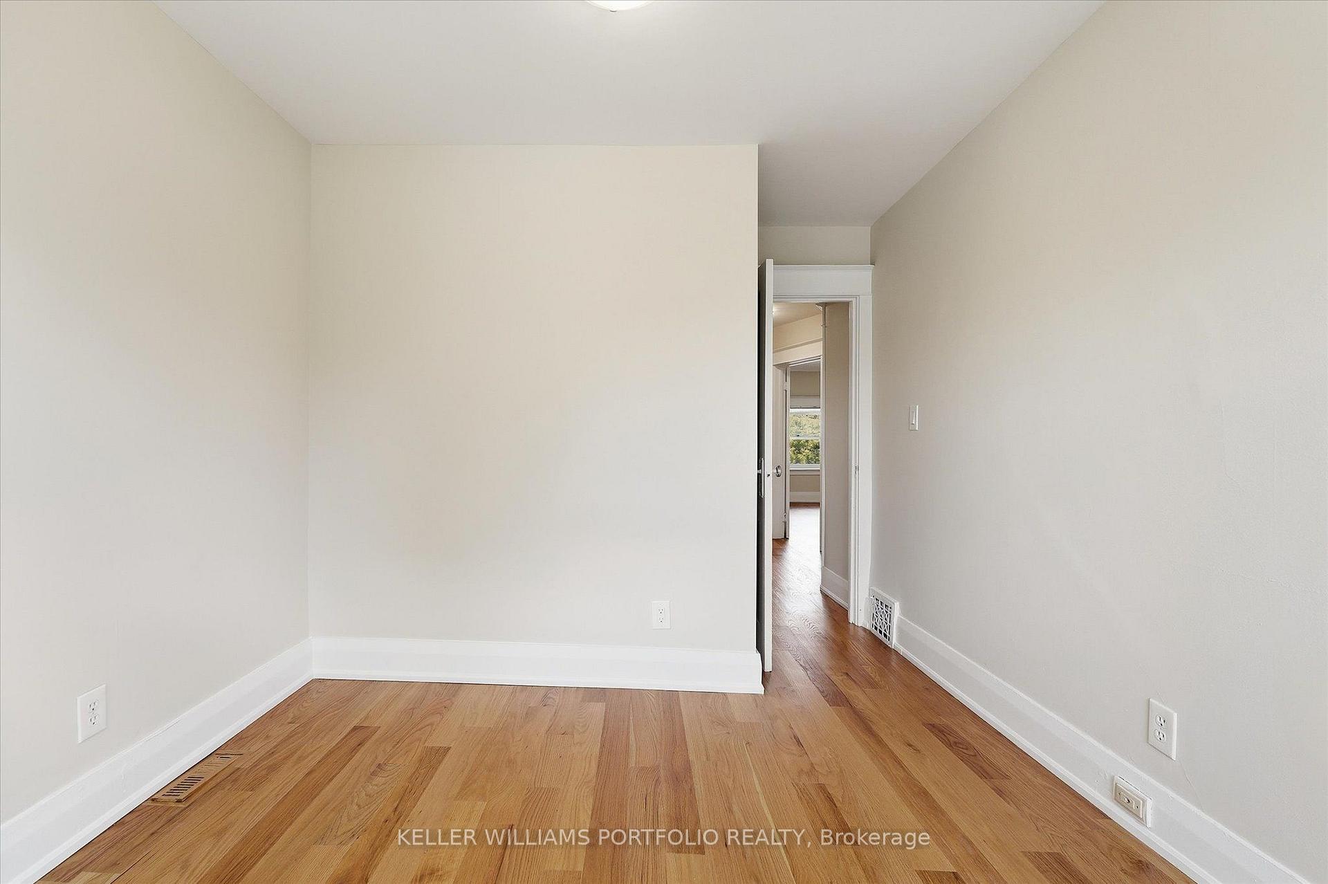 Photo 33 of 289 Wolverleigh Boulevard, Toronto, Danforth — HOMEH