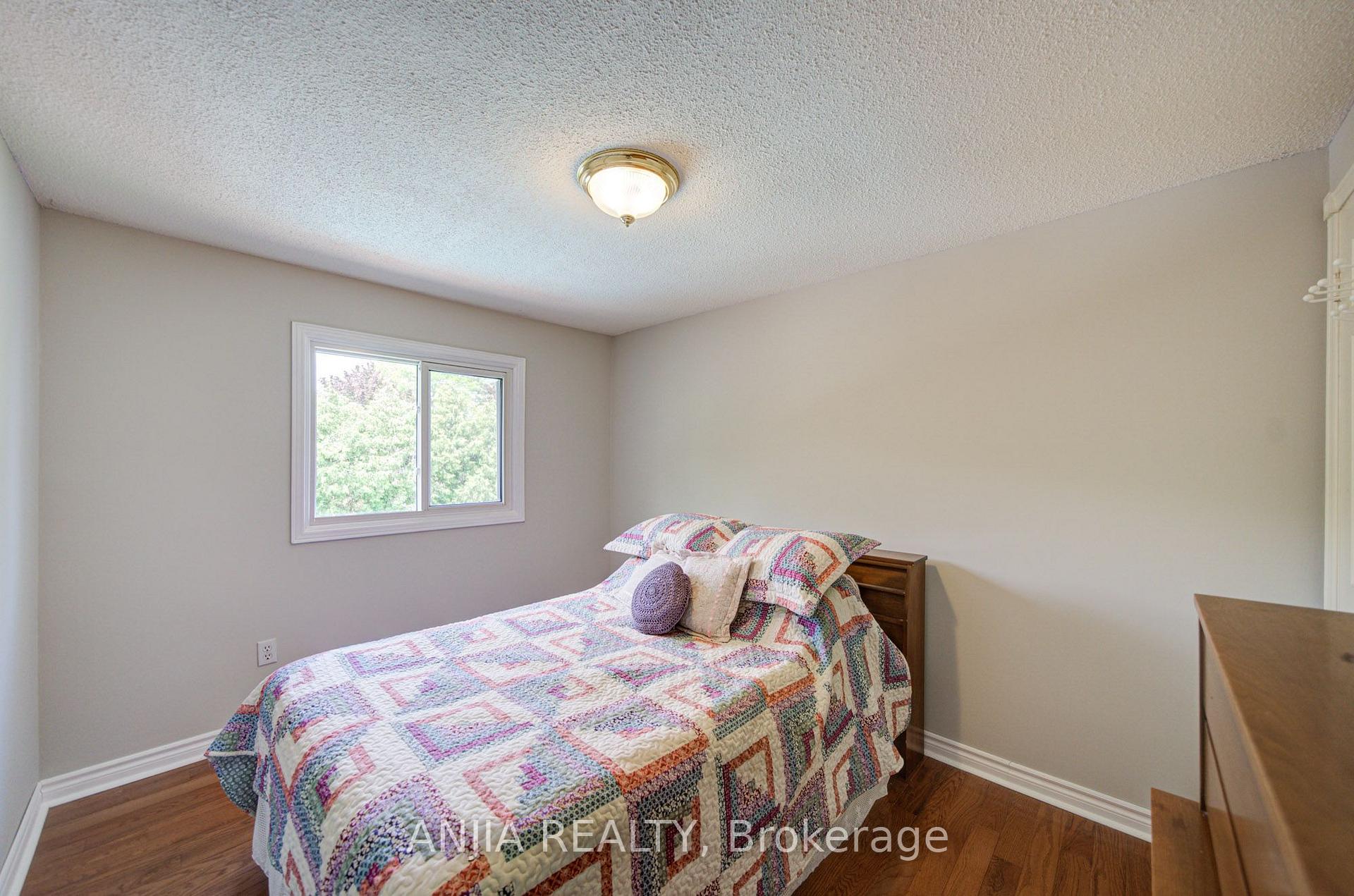 Photo 26 of 54 Meyer Circle, Markham, Markham Village — HOMEH