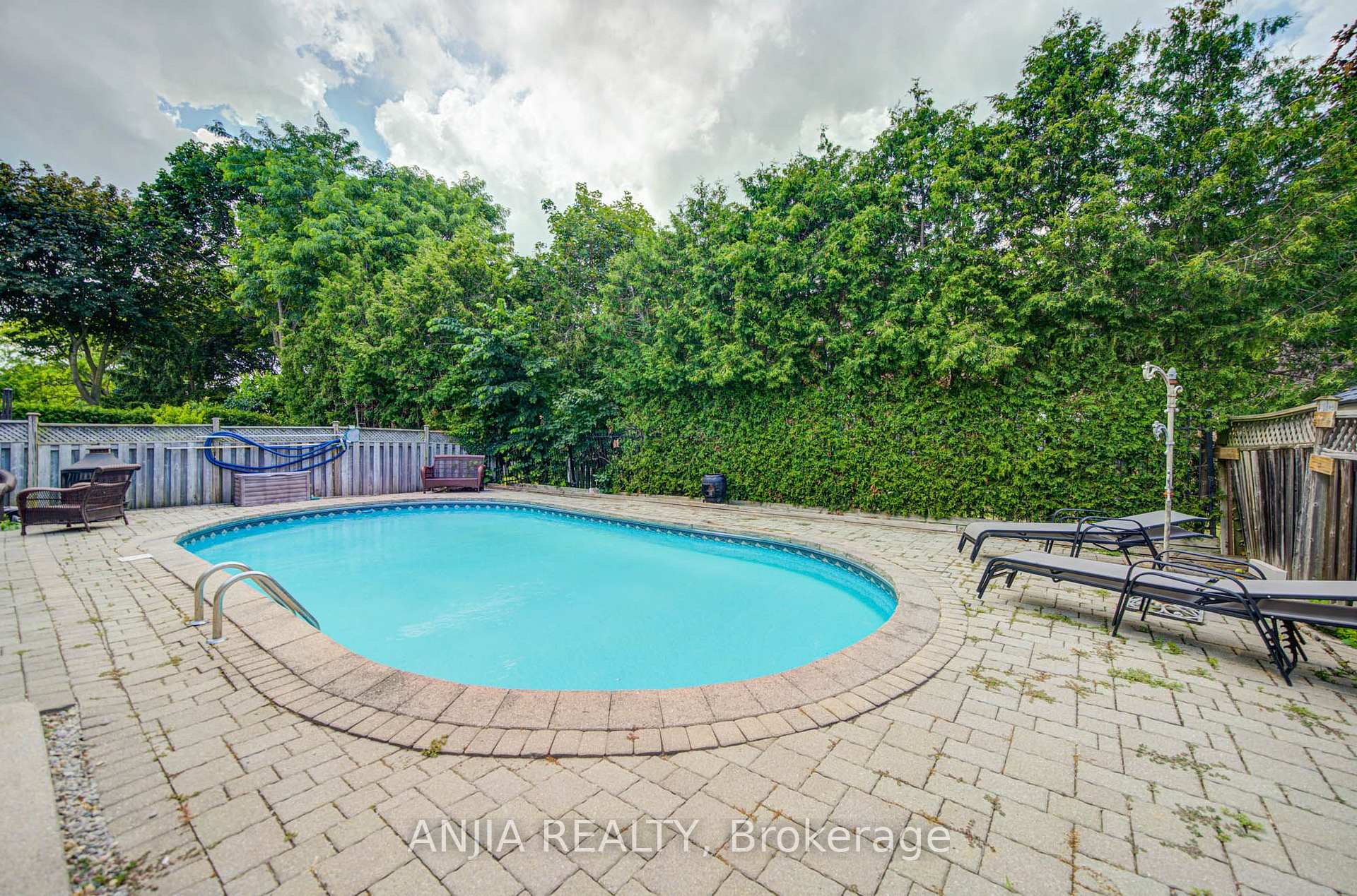 Photo 36 of 54 Meyer Circle, Markham, Markham Village — HOMEH