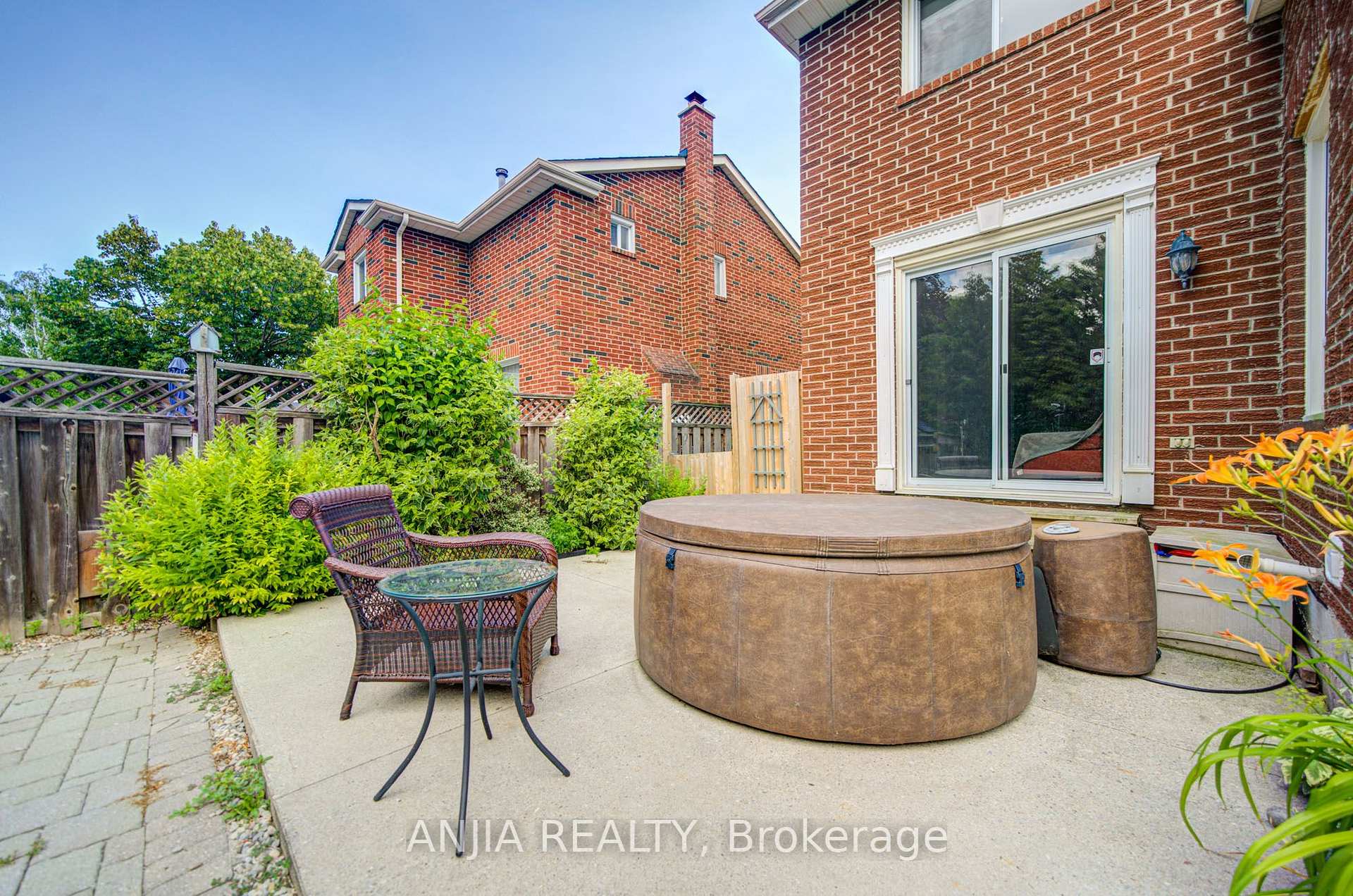 Photo 39 of 54 Meyer Circle, Markham, Markham Village — HOMEH