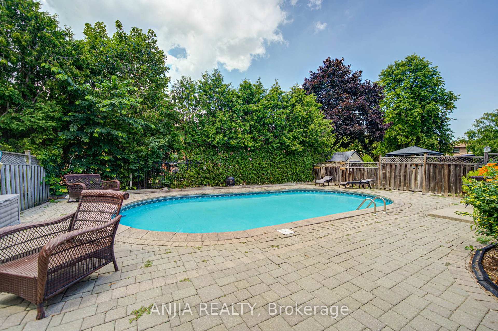 Photo 40 of 54 Meyer Circle, Markham, Markham Village — HOMEH