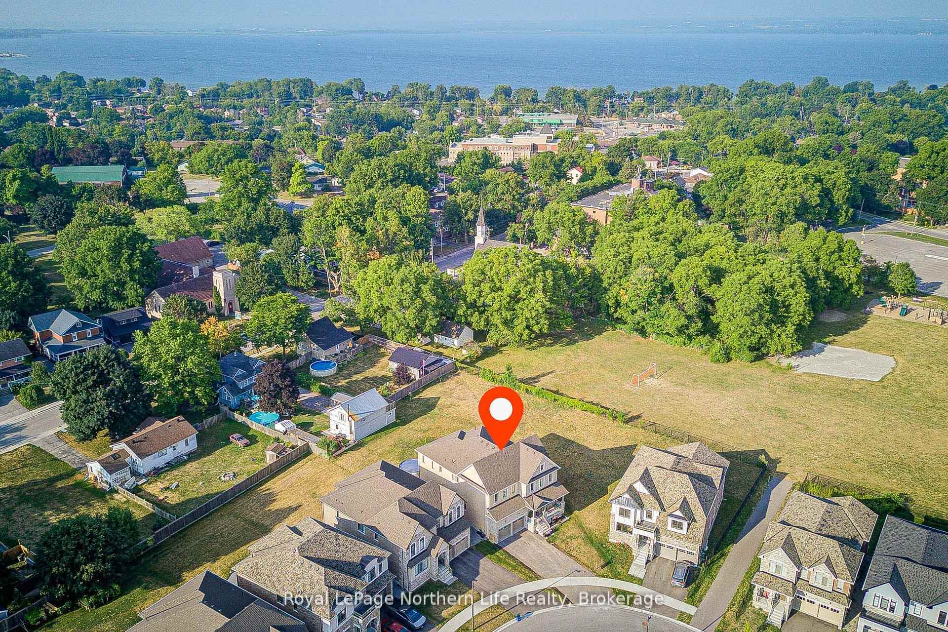 Photo 2 of 259 Danny Wheeler Boulevard, Georgina, Keswick North — HOMEH