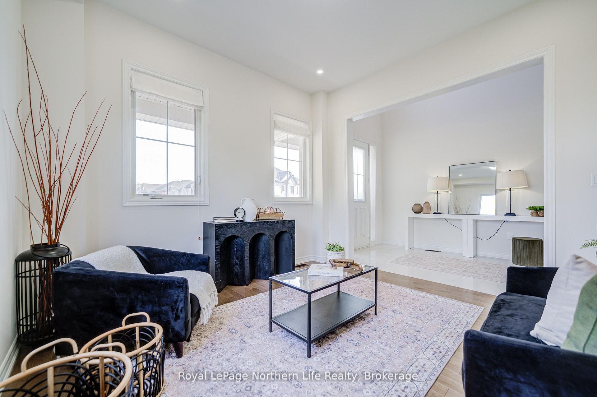 Photo 6 of 259 Danny Wheeler Boulevard, Georgina, Keswick North — HOMEH