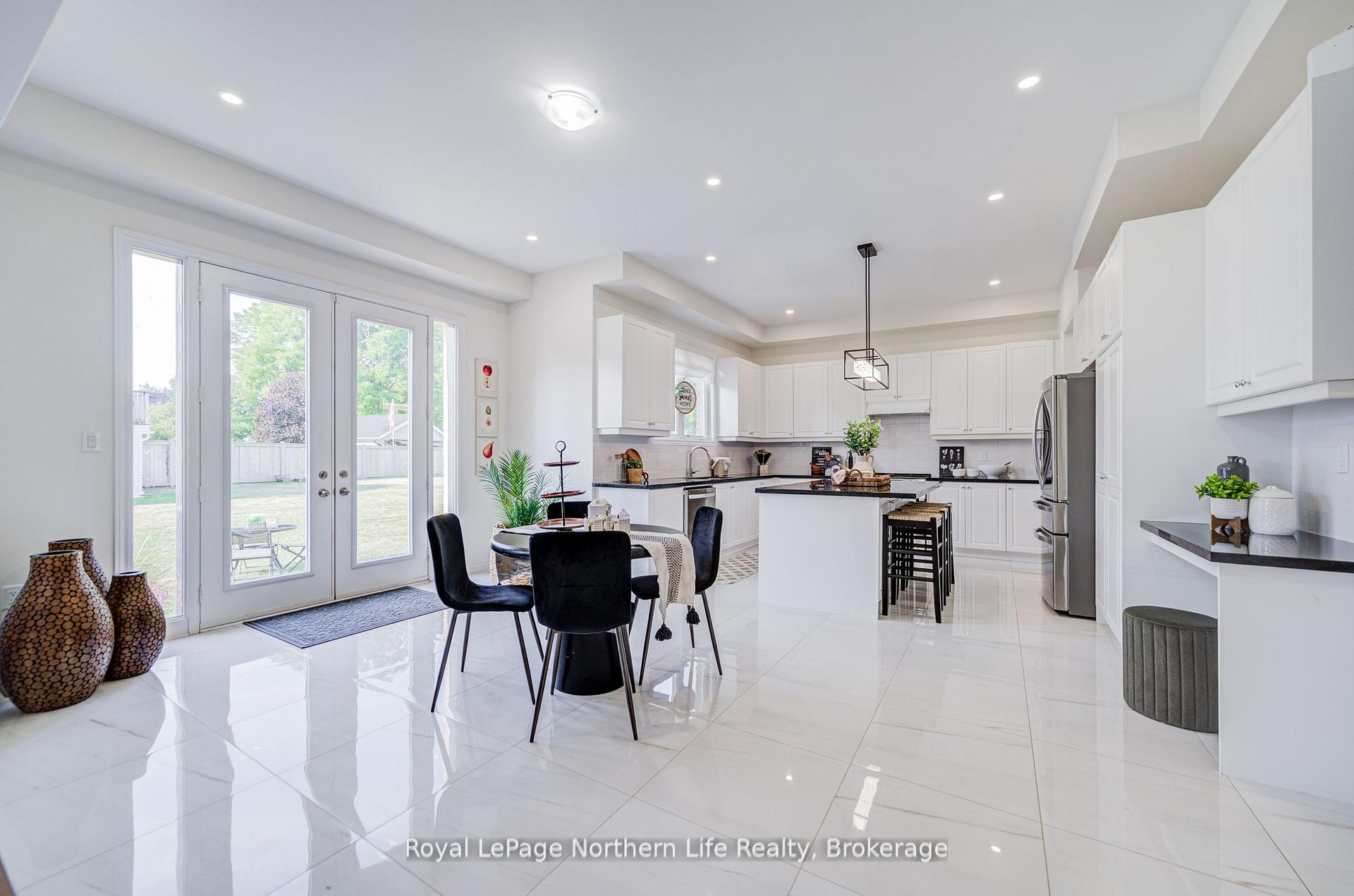 Photo 19 of 259 Danny Wheeler Boulevard, Georgina, Keswick North — HOMEH