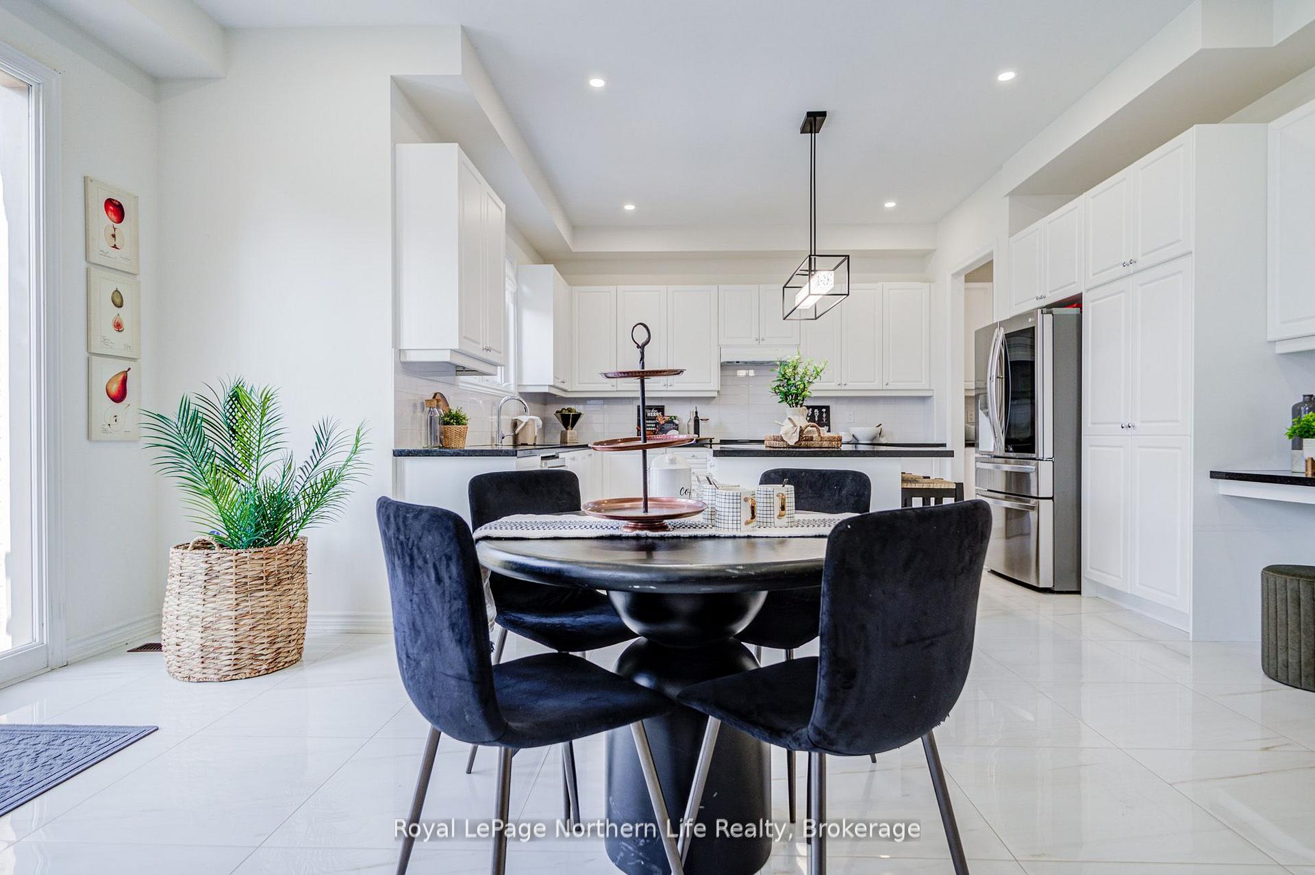 Photo 20 of 259 Danny Wheeler Boulevard, Georgina, Keswick North — HOMEH