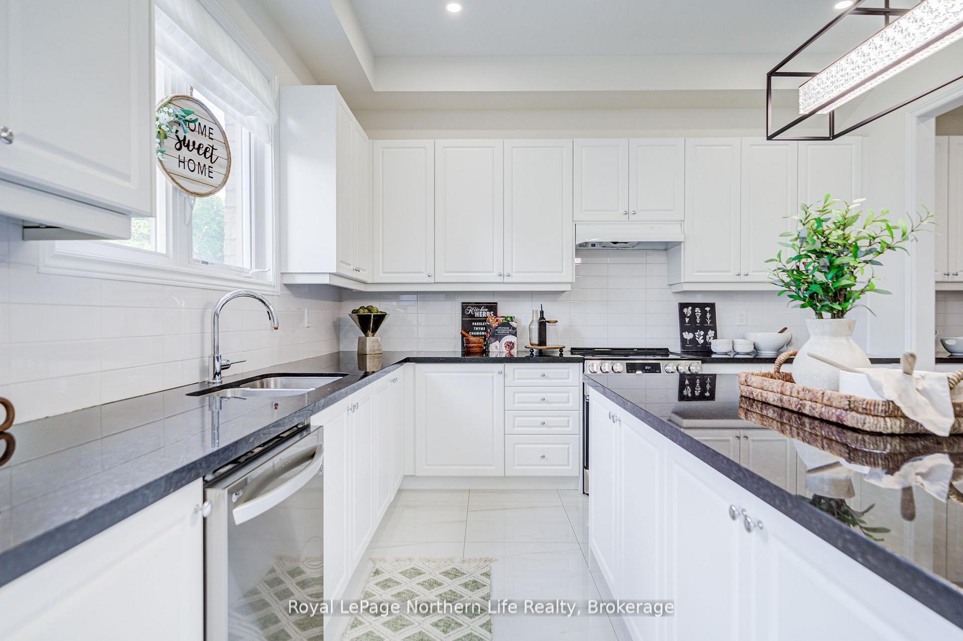 Photo 22 of 259 Danny Wheeler Boulevard, Georgina, Keswick North — HOMEH