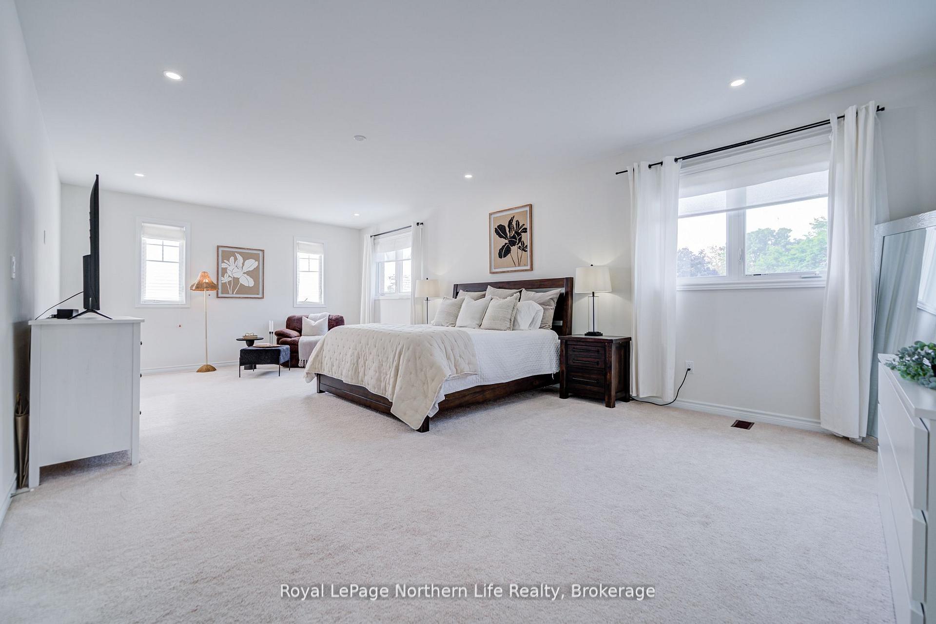 Photo 28 of 259 Danny Wheeler Boulevard, Georgina, Keswick North — HOMEH