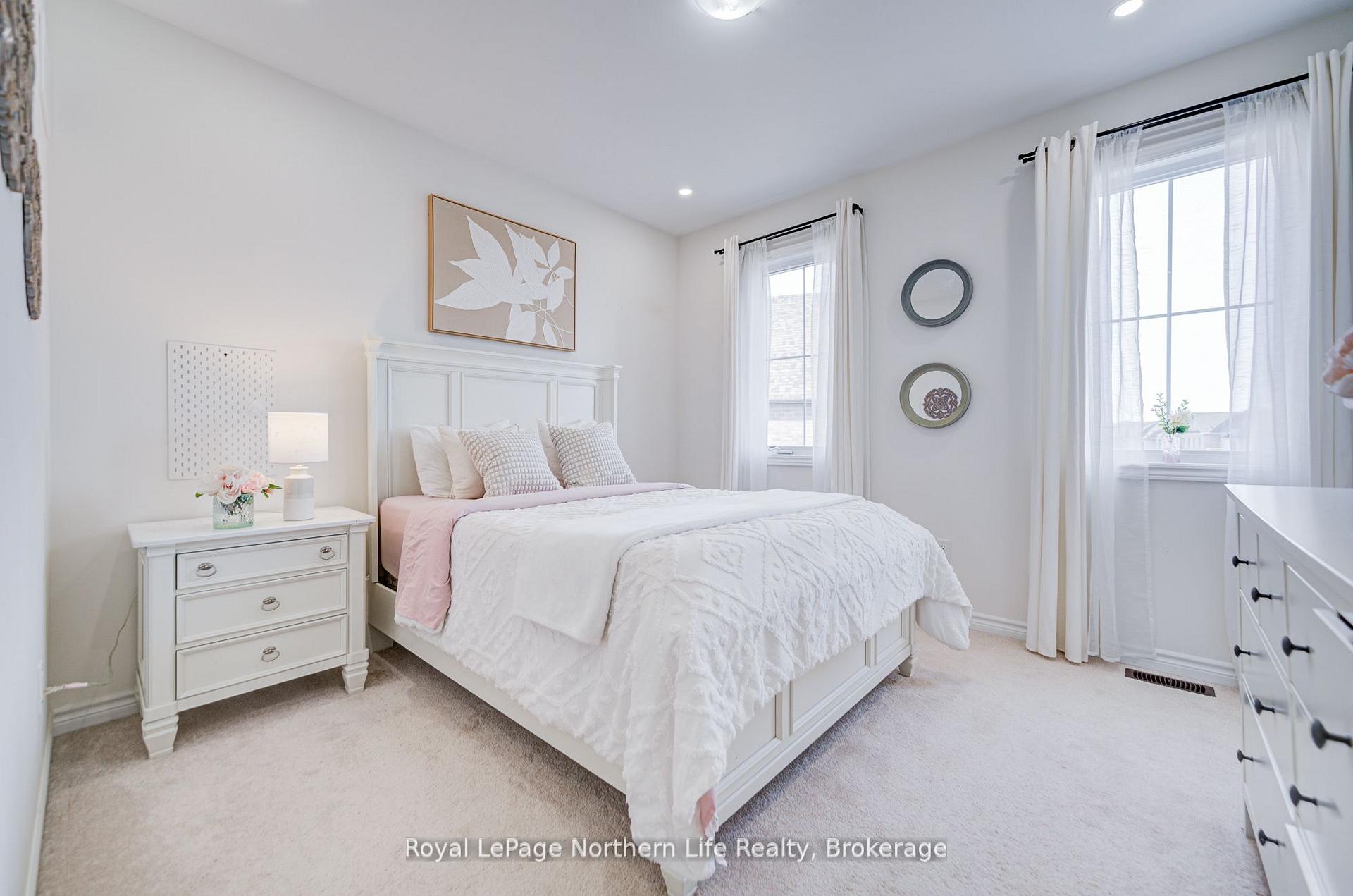 Photo 33 of 259 Danny Wheeler Boulevard, Georgina, Keswick North — HOMEH