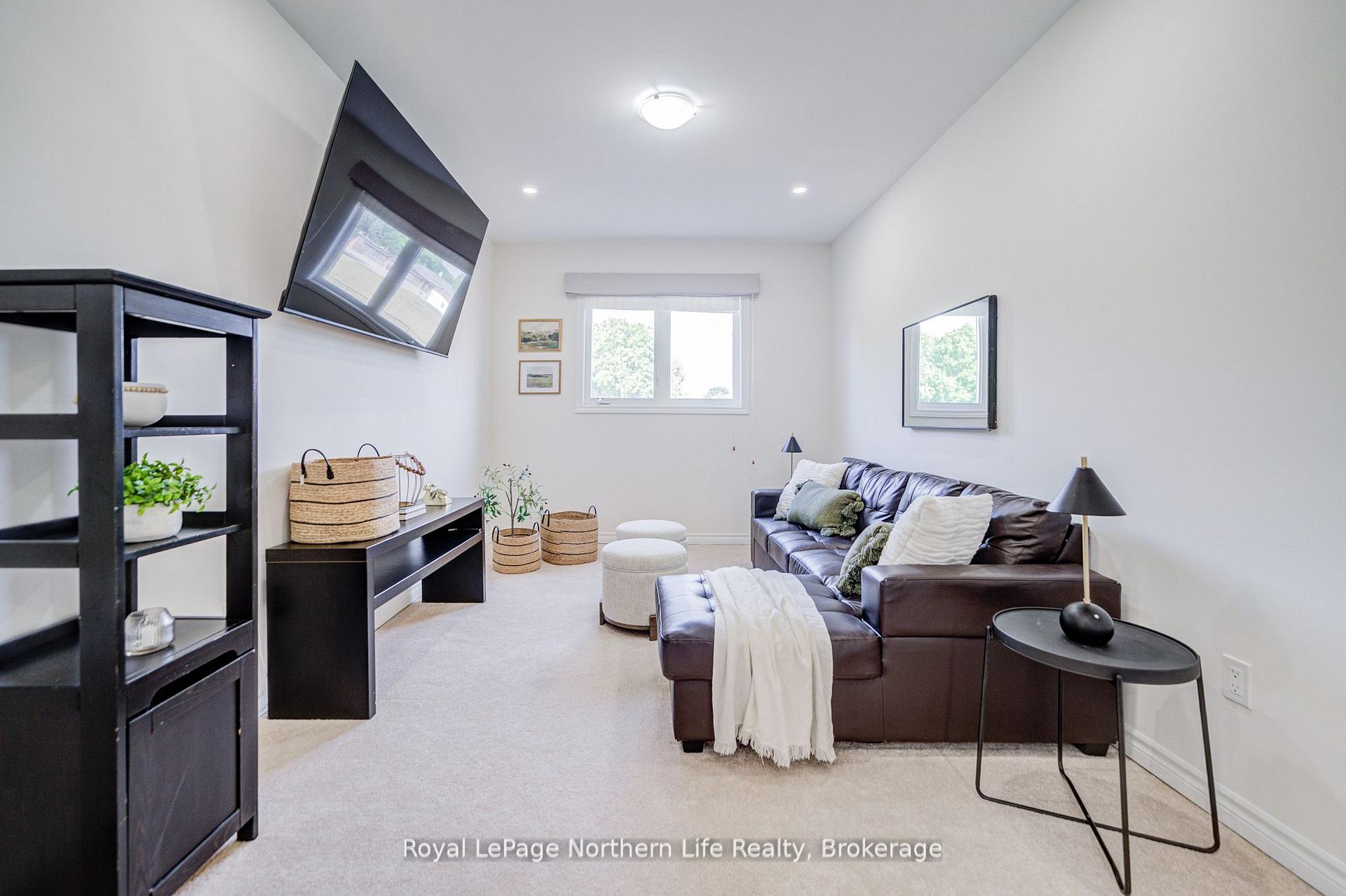Photo 40 of 259 Danny Wheeler Boulevard, Georgina, Keswick North — HOMEH
