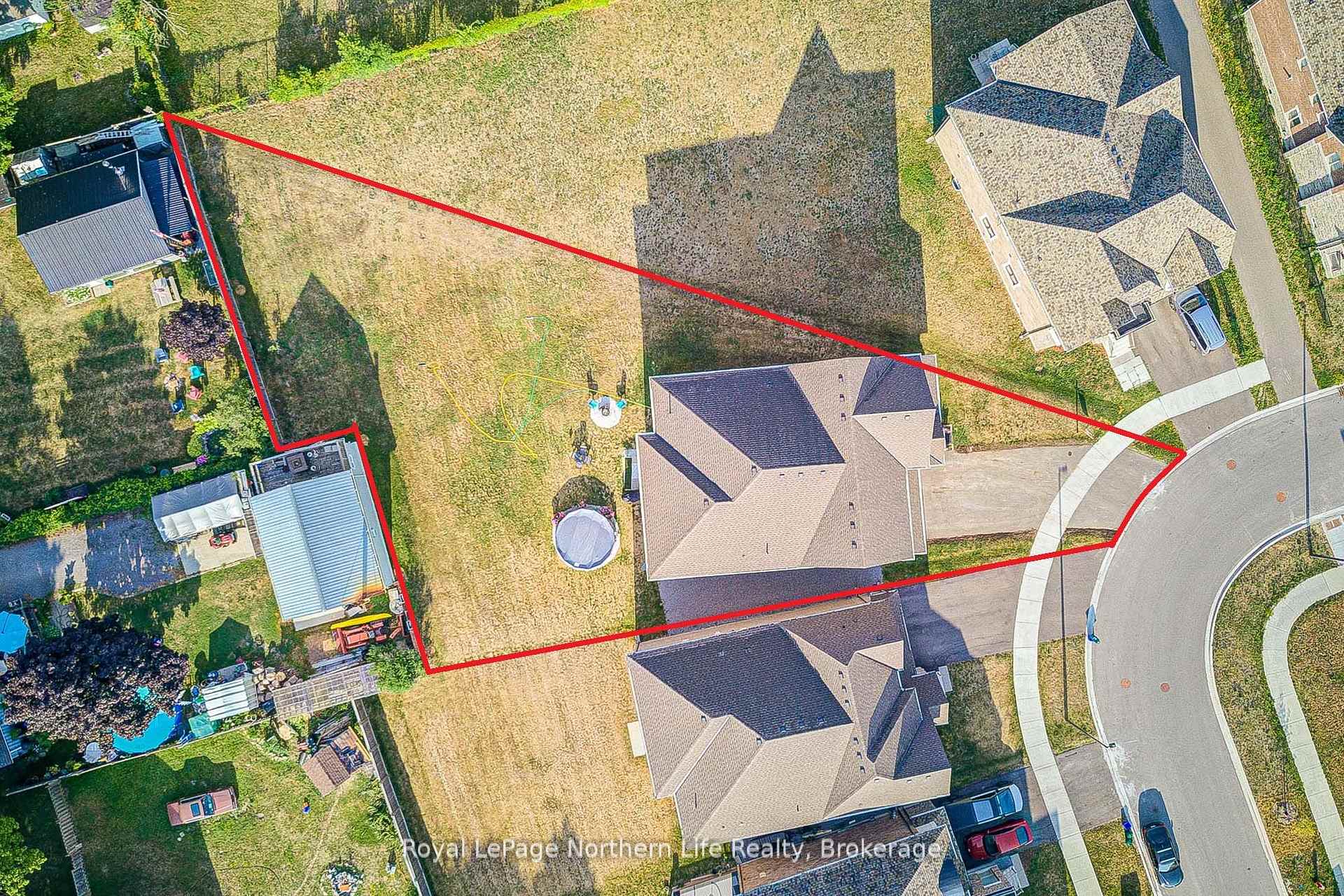 Photo 44 of 259 Danny Wheeler Boulevard, Georgina, Keswick North — HOMEH