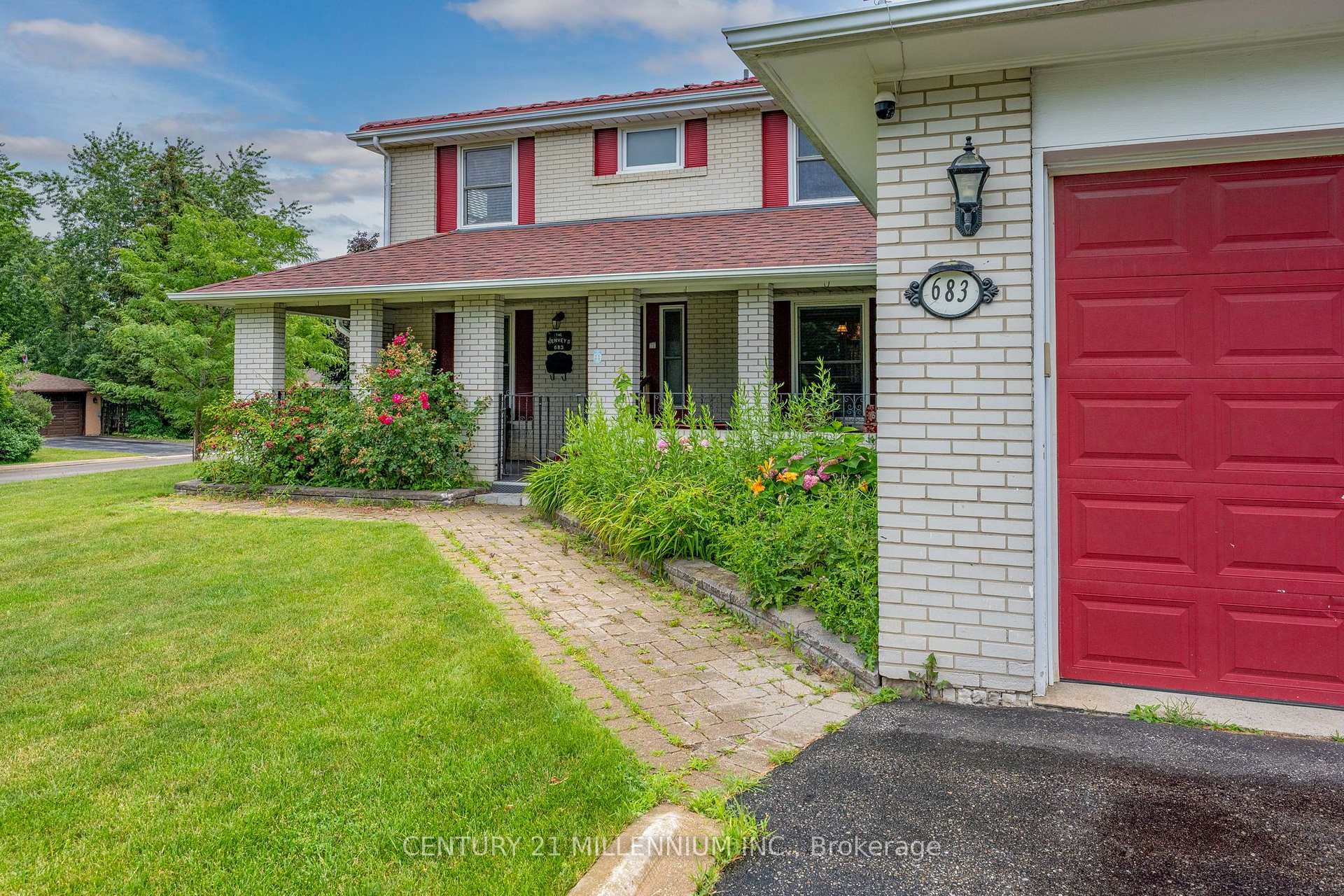 Photo 3 of 683 Balmoral Drive, Brampton, Southgate — HOMEH