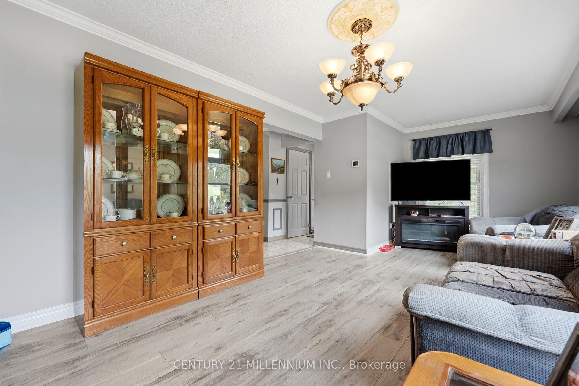 Photo 13 of 683 Balmoral Drive, Brampton, Southgate — HOMEH
