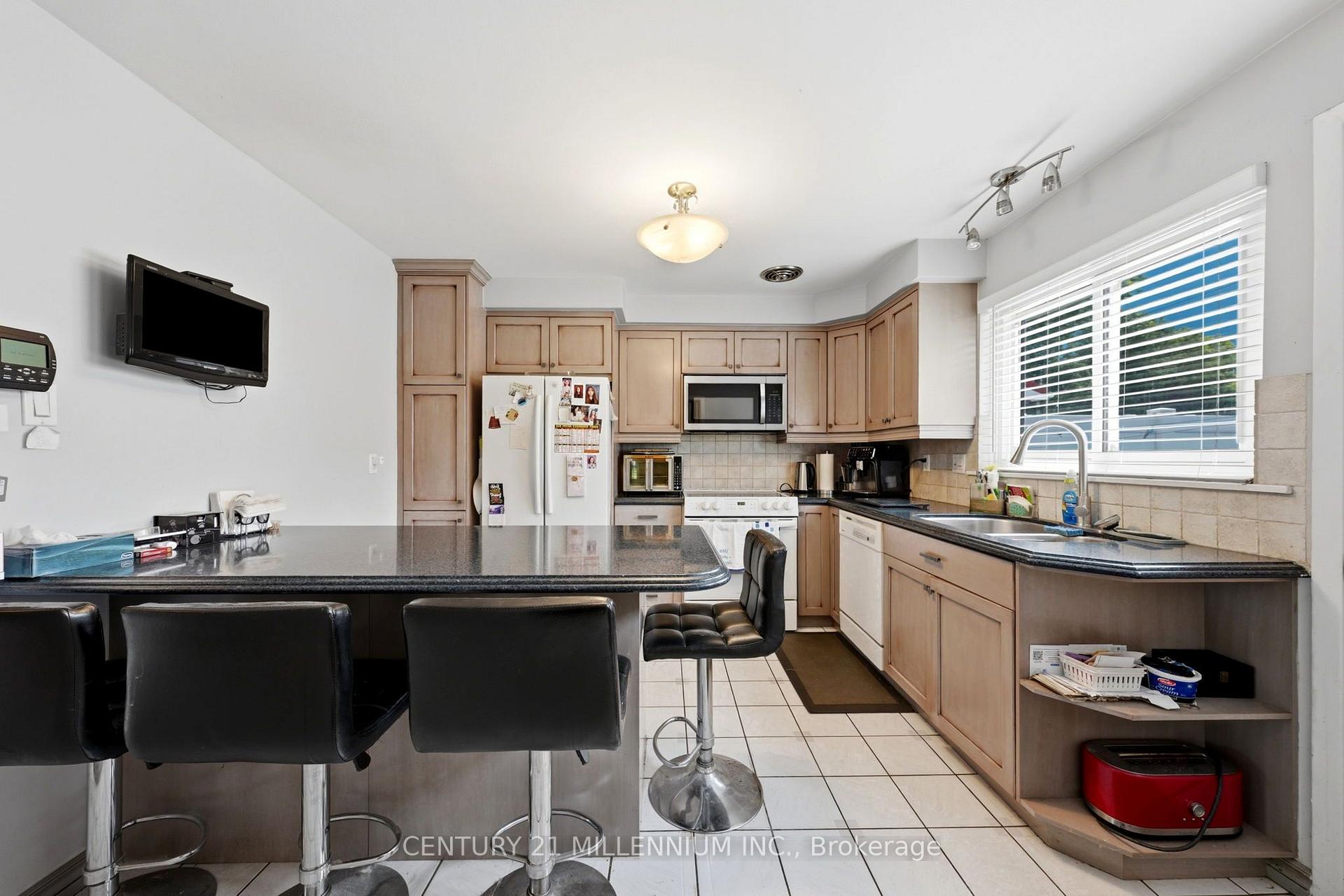 Photo 15 of 683 Balmoral Drive, Brampton, Southgate — HOMEH