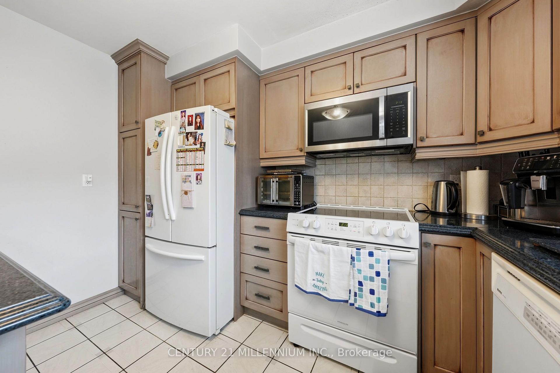 Photo 16 of 683 Balmoral Drive, Brampton, Southgate — HOMEH