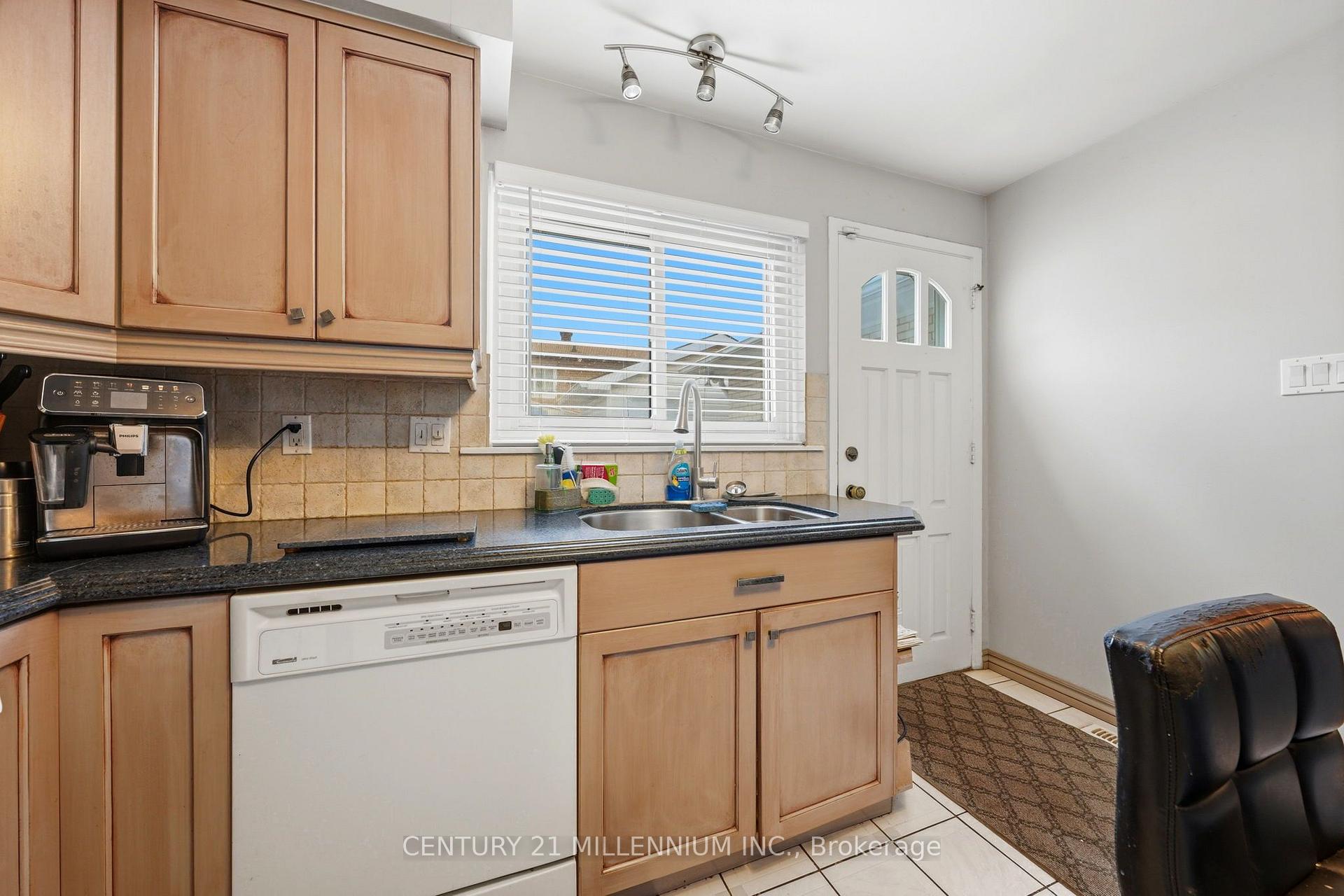 Photo 18 of 683 Balmoral Drive, Brampton, Southgate — HOMEH
