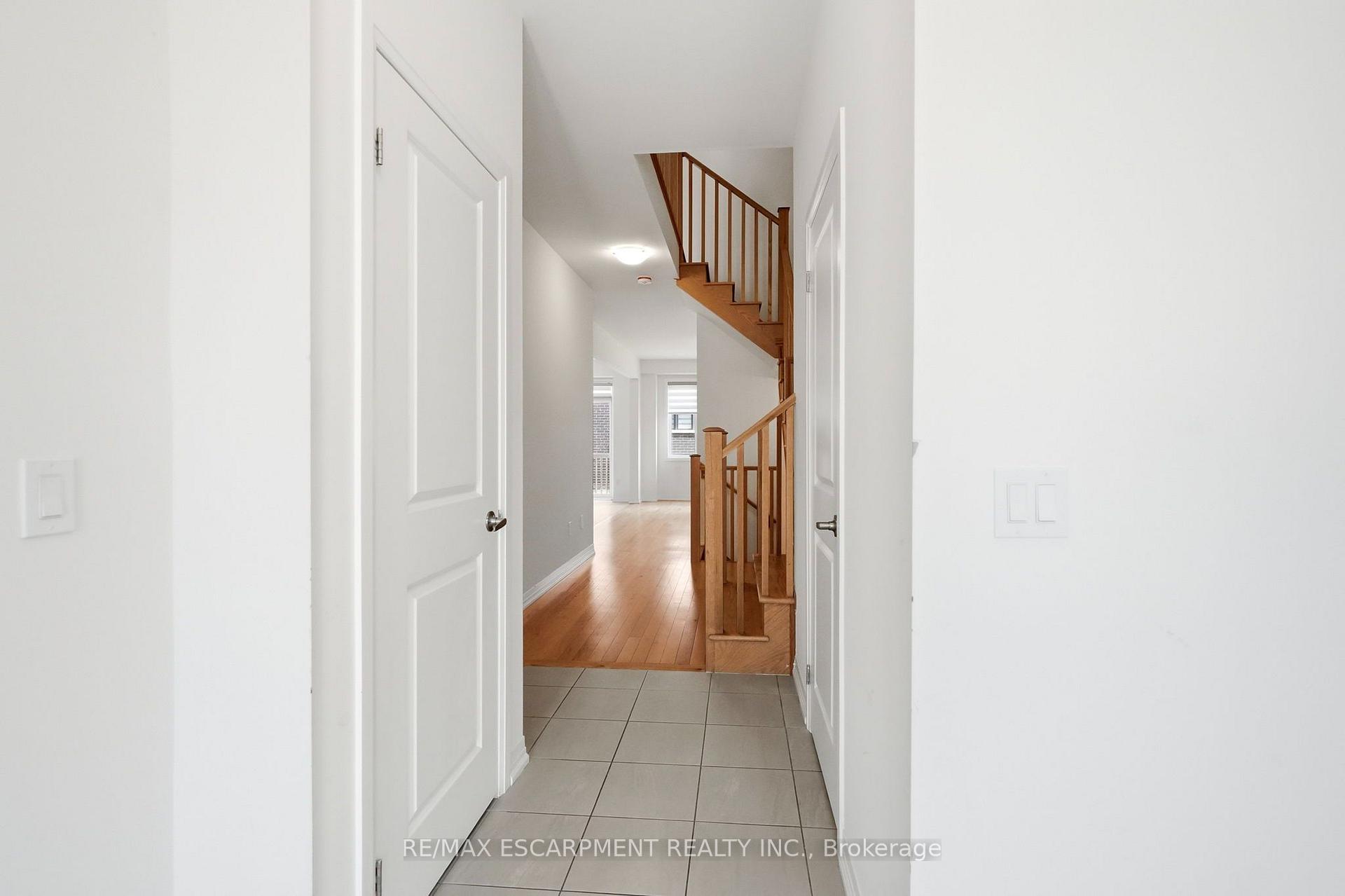 Photo 3 of 254 Rosebury Way, Hamilton, Mount Hope — HOMEH