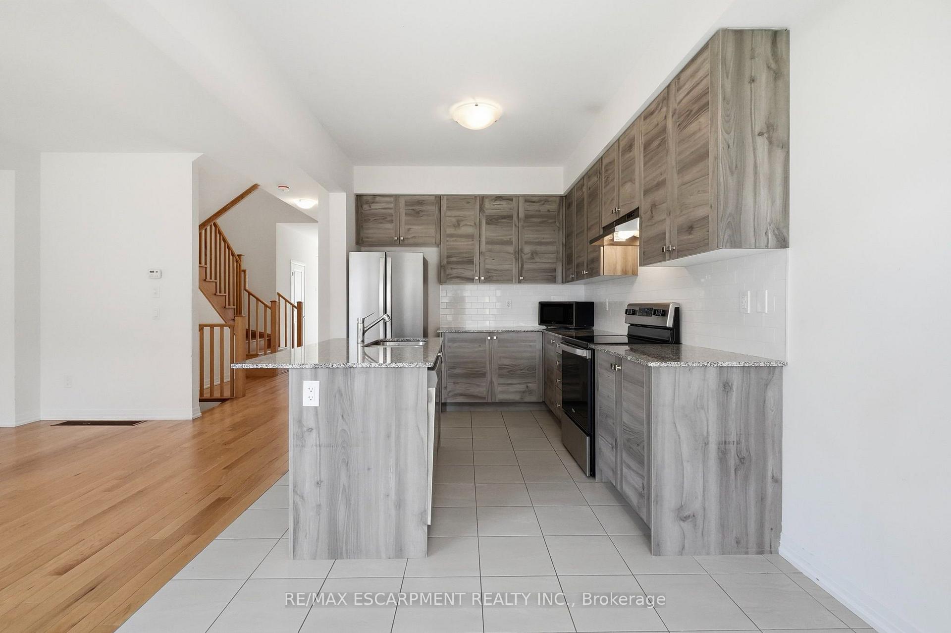 Photo 8 of 254 Rosebury Way, Hamilton, Mount Hope — HOMEH