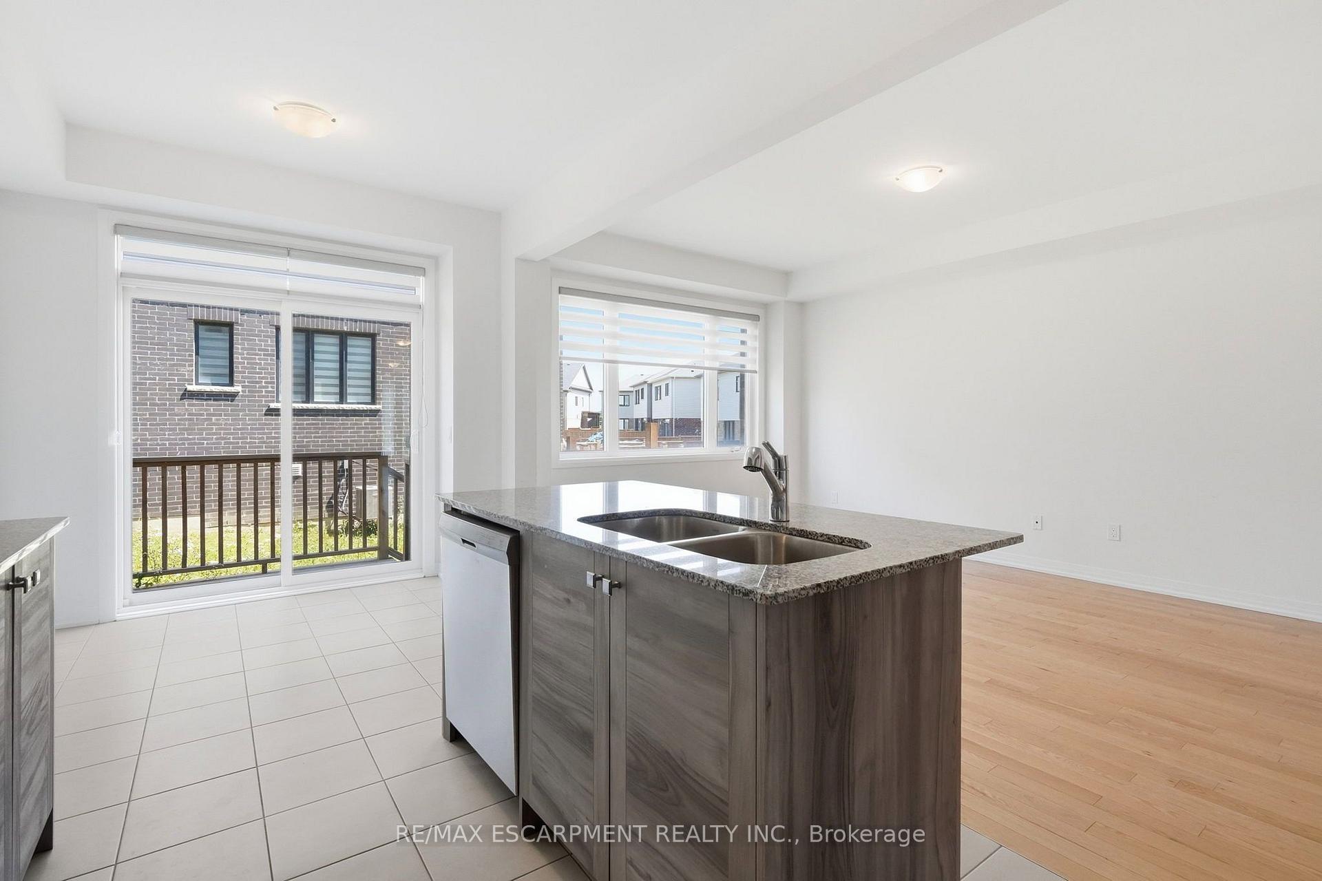 Photo 11 of 254 Rosebury Way, Hamilton, Mount Hope — HOMEH