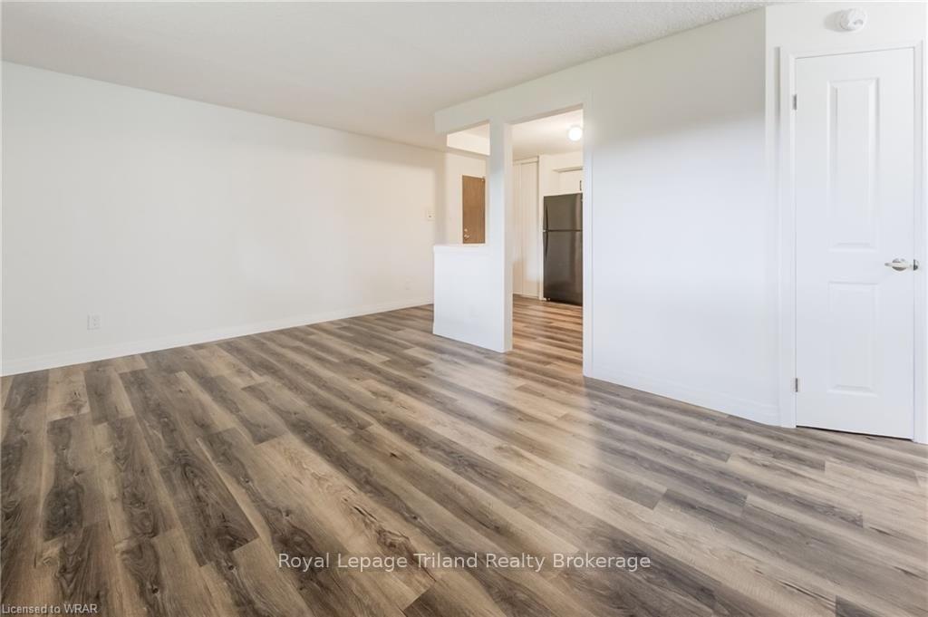 Photo 3 of Unit 503, 266 Overlea Drive, Kitchener, Victoria Hills — HOMEH