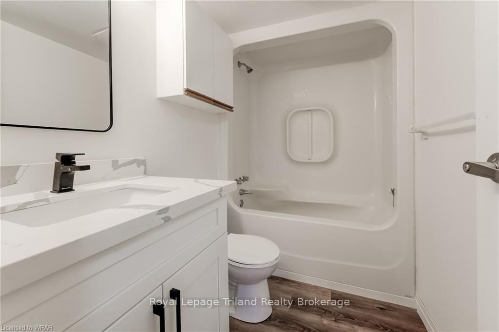 Photo 11 of Unit 503, 266 Overlea Drive, Kitchener, Victoria Hills — HOMEH