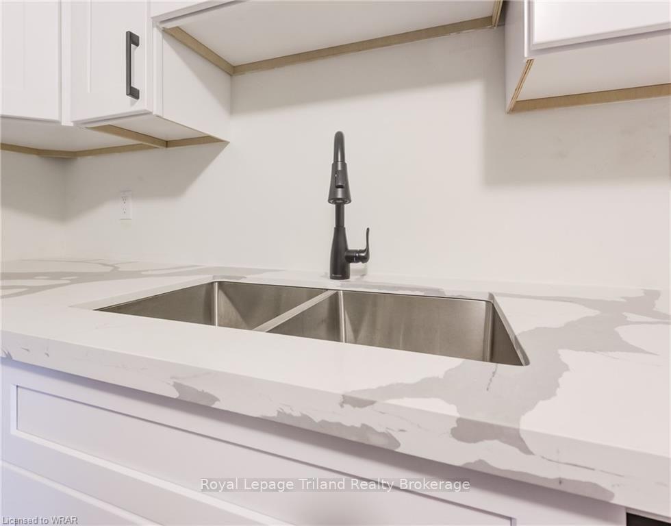 Photo 7 of Unit 503, 266 Overlea Drive, Kitchener, Victoria Hills — HOMEH