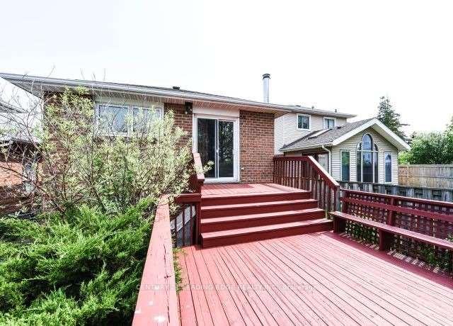 Photo 3 of 54 Aurora Place, Brampton, Heart Lake West — HOMEH