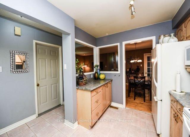 Photo 9 of 54 Aurora Place, Brampton, Heart Lake West — HOMEH