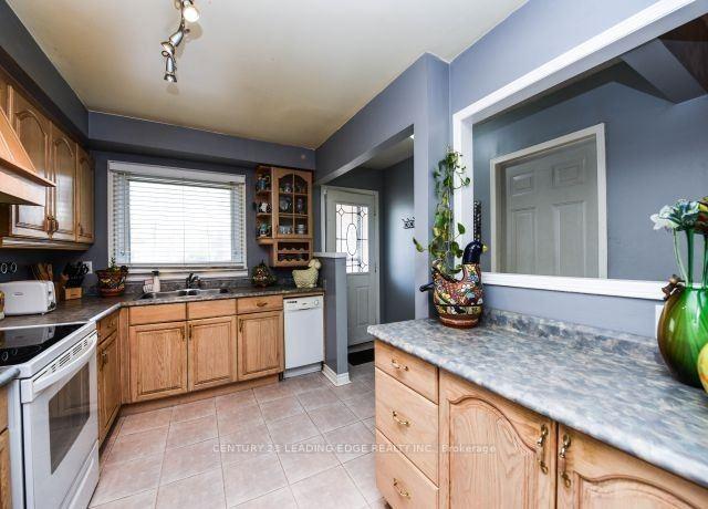 Photo 10 of 54 Aurora Place, Brampton, Heart Lake West — HOMEH