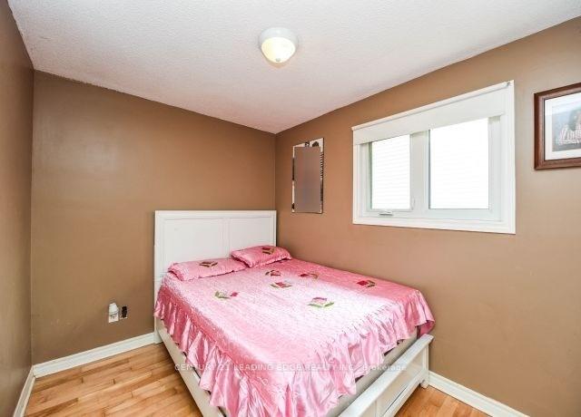Photo 12 of 54 Aurora Place, Brampton, Heart Lake West — HOMEH